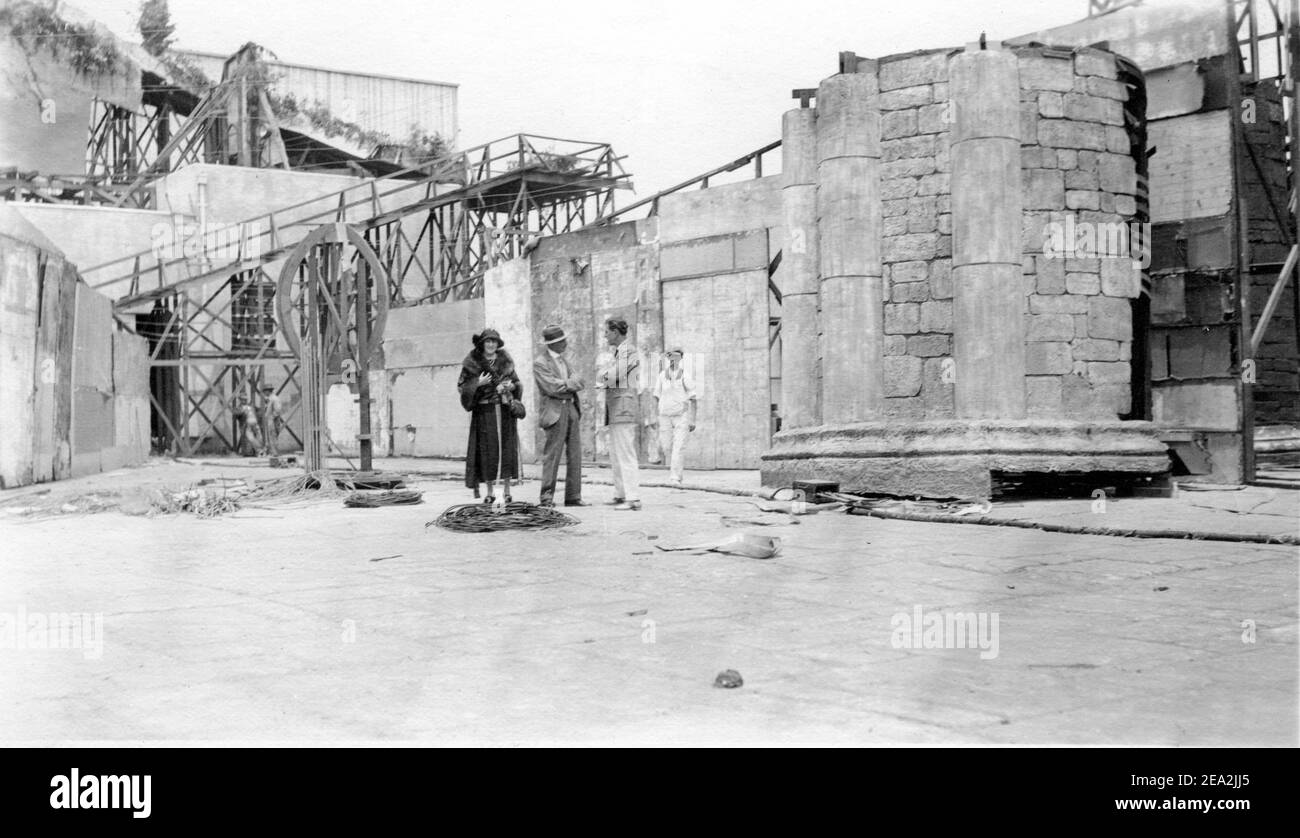 British upper class couple visiting the PICKFORD - FAIRBANKS Studio Backlot in Hollywood circa June 1923 Stock Photo