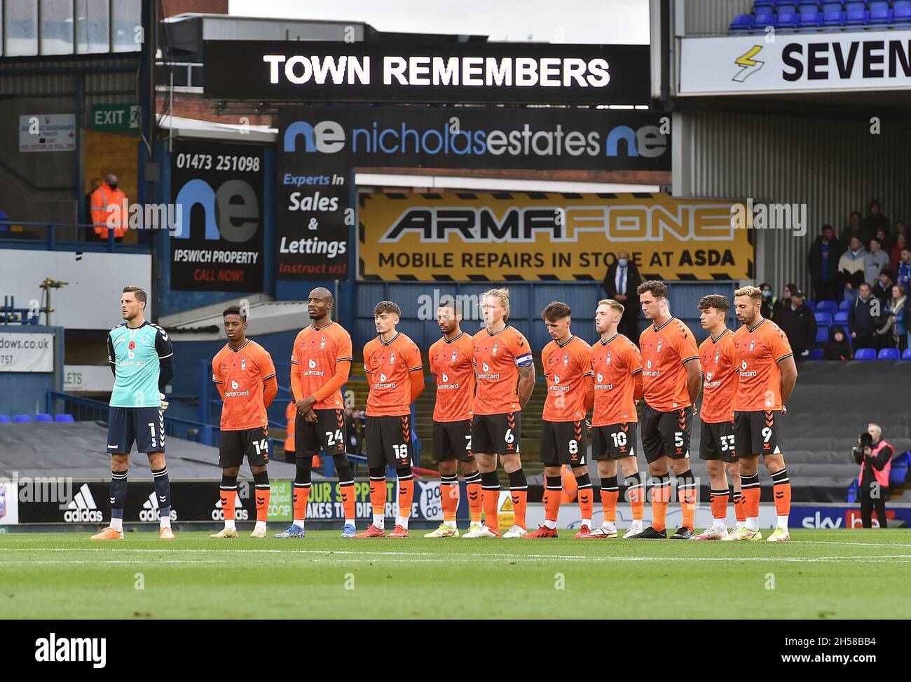 IPSWICH, GBR. NOV 6TH Oldham team during the FA Cup match between Ipswich Town and Oldham Athletic at Portman Road, Ipswich on Saturday 6th November 2021. (Credit: Eddie Garvey | MI News) Credit: MI News & Sport /Alamy Live News Stock Photo