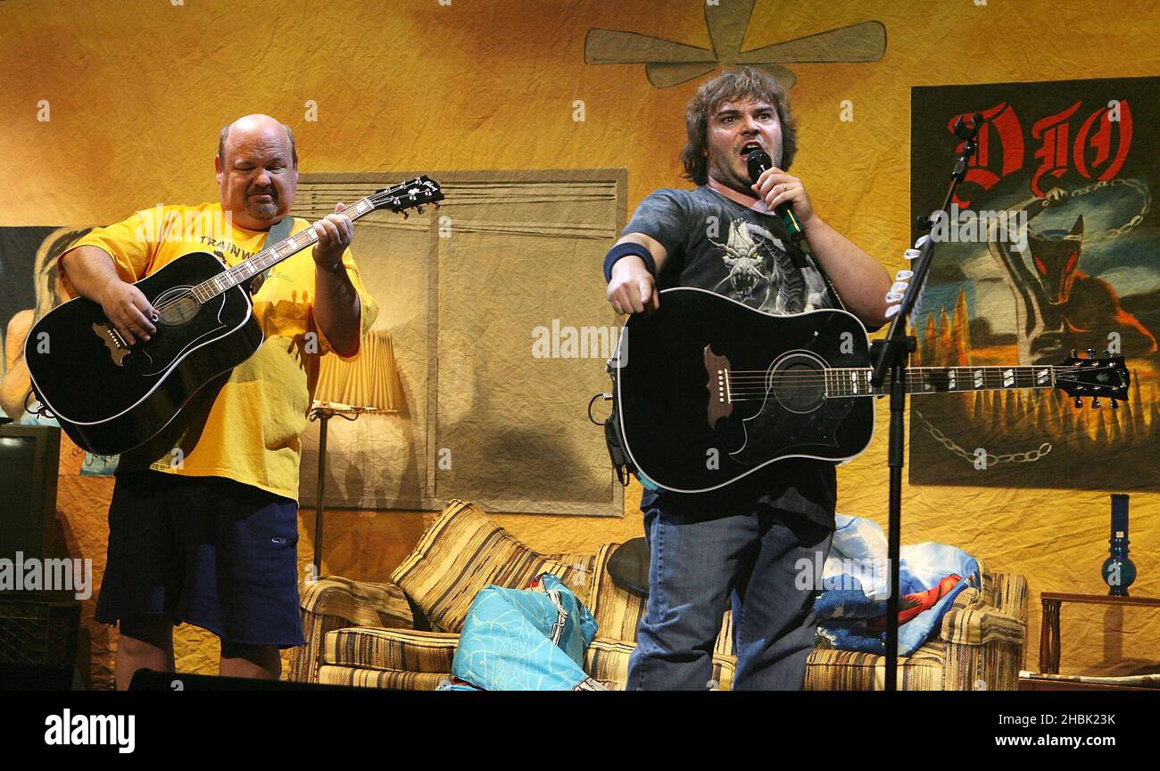 Kyle Gass and Jack Black of Tenacious D in concert at the Hammersmith Apoll in London on December 18, 2006.  Entertainment Stock Photo