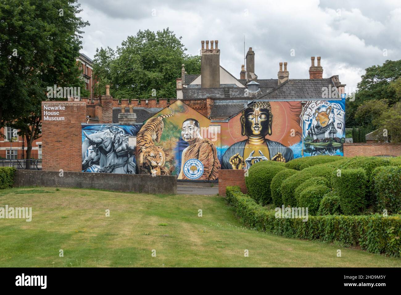 Stunning murals celebrating Leicester City FC (winning the Premier League in 2016) on the side of Newarke House Museum, Leicester, Leicestershire, UK. Stock Photo