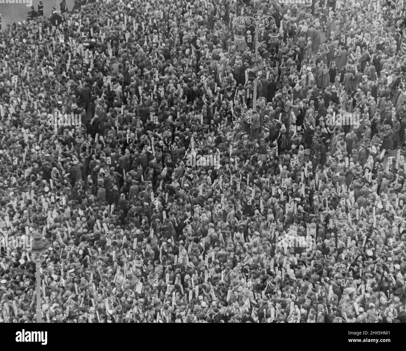 The Coronation -- London was a city of crowds ant of Pageantry for the coronation of Queen Elizabeth II to-day. Crowds at..... June 02, 1953. (Photo by Associated Newspapers). Stock Photo