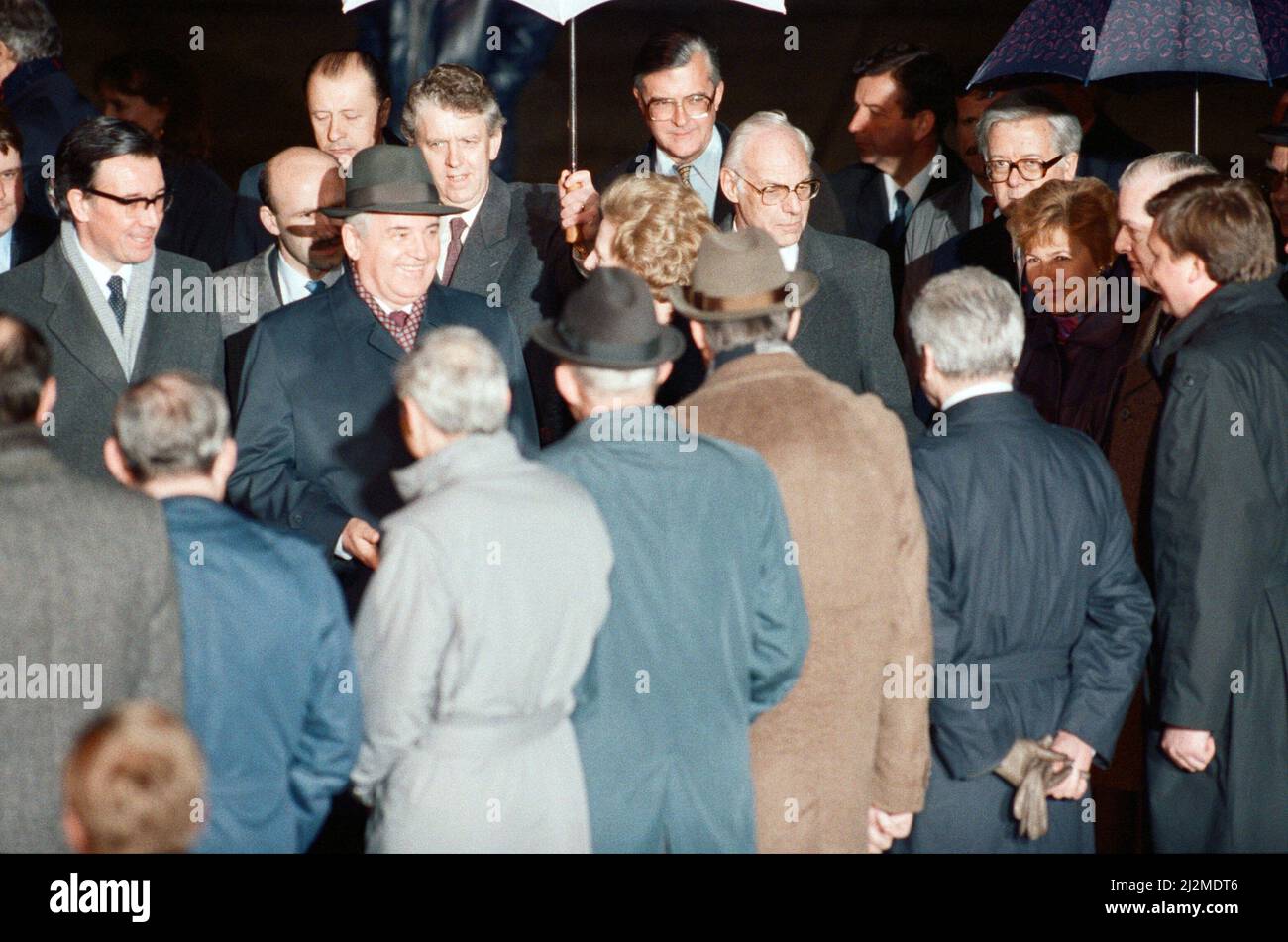 Margaret Thatcher meeting Mikhail Gorbachev, General Secretary of the Central Committee of the Communist Party of the Soviet Union, at Heathrow Airport. 5th April 1989. Stock Photo