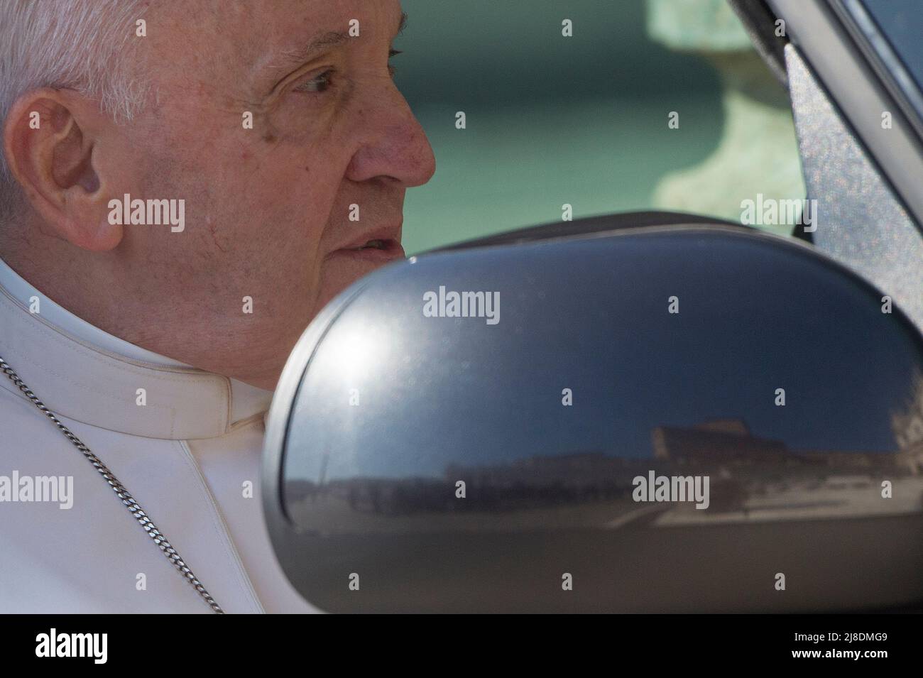 Italy, Rome, Vatican, 15/05/02. Pope Francis presides over the celebration of the Eucharist and the Rite of Canonization of Blesseds:Titus Brandsma, Lazarus known as Devasahayam, César de Bus, Luigi Maria Palazzolo, Justin Maria Russolillo, Charles de Foucauld, Marie Rivier, Mary Frances of Jesus Rubatto, Mary of Jesus Santocanale and Mary Domenica Mantovani in St. Peter's Square at the Vatican . Photograph by Alessia Giuliani/Catholic Press Photo. RESTRICTED TO EDITORIAL USE - NO MARKETING - NO ADVERTISING CAMPAIGNS Stock Photo