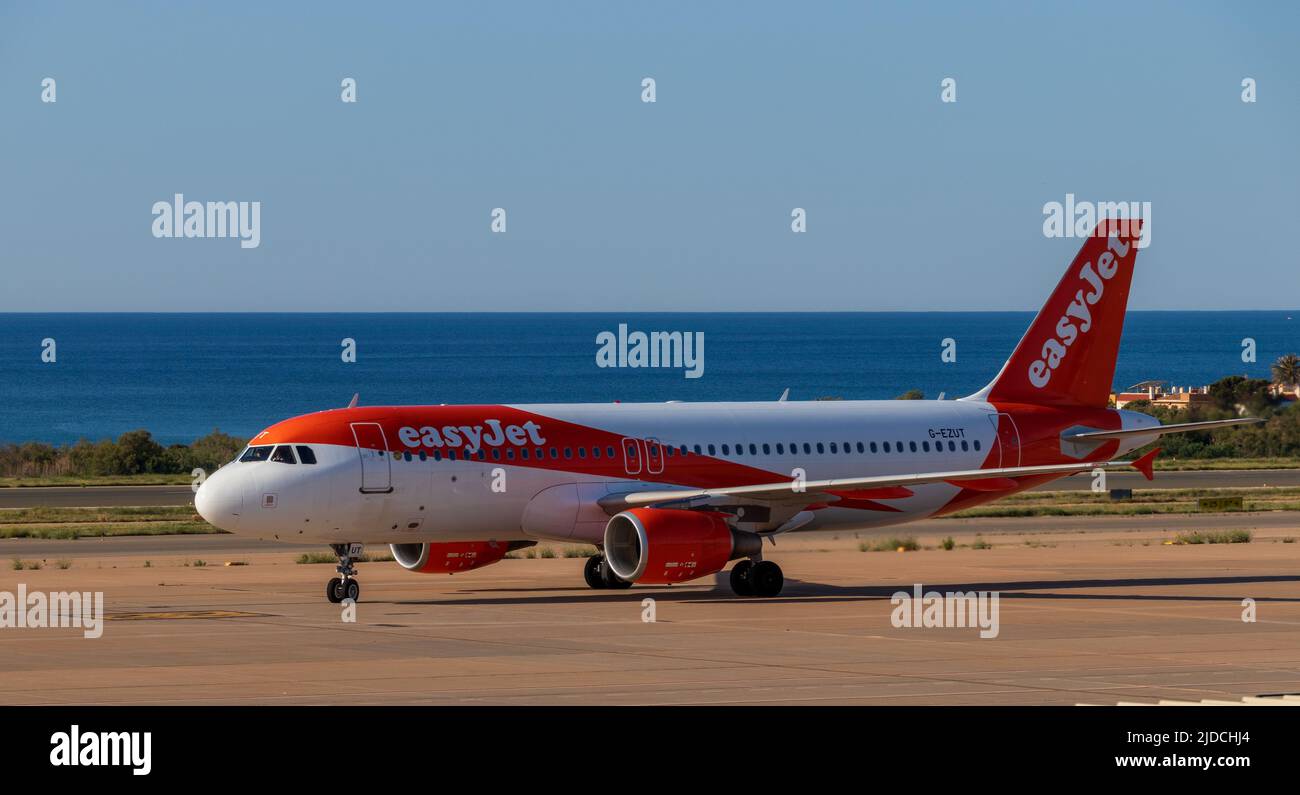 Easyjet Flight Arriving at Almeria Airport, Almeria province, Andalucía, Spain Stock Photo