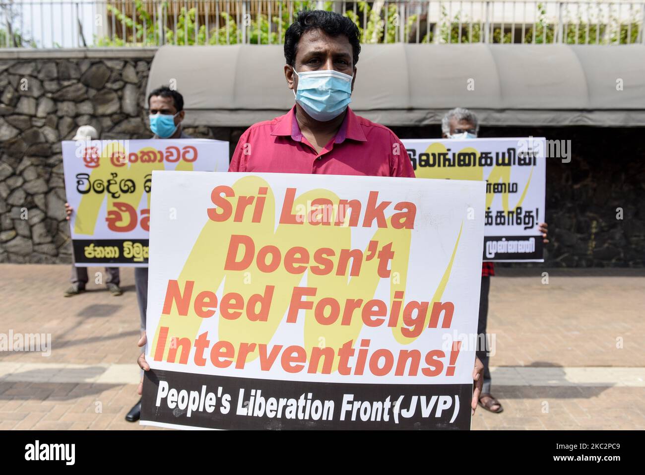 The People's Liberation Front, better known as the leftist Janatha Vimukthi Peramuna (JVP), organized a protest against the US Secretary of State Mike Pompeo's visit to Sri Lanka that has been scheduled for this week. The protest was held opposite the US Embassy in Colombo, where they cried foul against the controversial MCC, SOFA, and ACSA agreements which many claims would threaten the country's sovereignty In Colombo, Sri Lanka October 27, 2020 (Photo by Akila Jayawardana/NurPhoto) Stock Photo