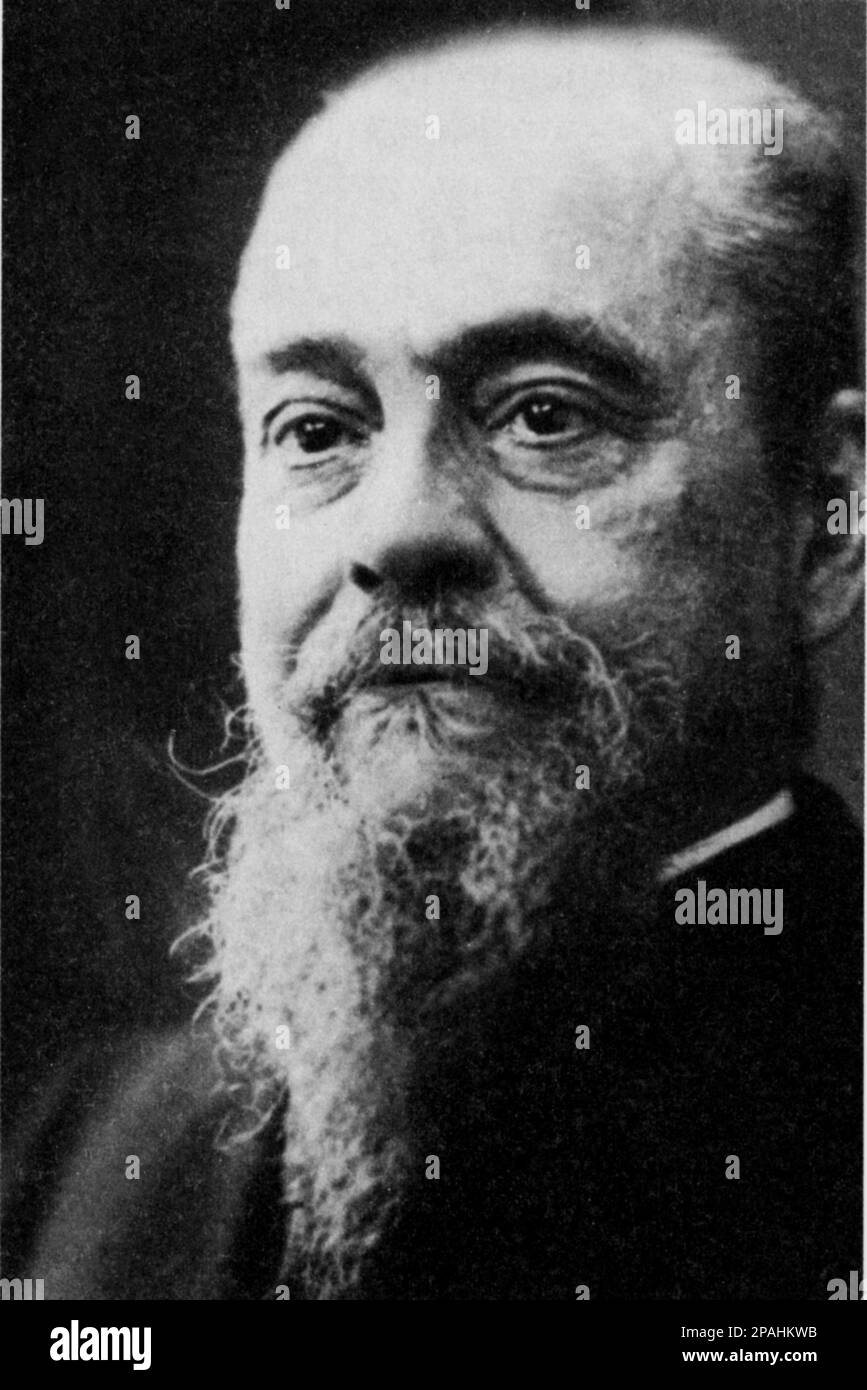 1910's  : Vilfredo Federico Damaso Pareto ( 1848, Paris , France –  1923, Geneva , Suisse ) was an Italian sociologist , economist and philosopher. He made several important contributions especially in the study of income distribution and in the analysis of individuals' choices. He introduced the concept of Pareto efficiency and helped develop the field of microeconomics - FILOSOFO - FILOSOFIA - PHILOSOPHY - ECONOMICISTA - ECONOMIA - ECONOMY - ITALIA - foto storiche - foto storica - portrait - ritratto  - barba - beard  - uomo anziano vecchio - ancient old man   ---- Archivio GBB Stock Photo