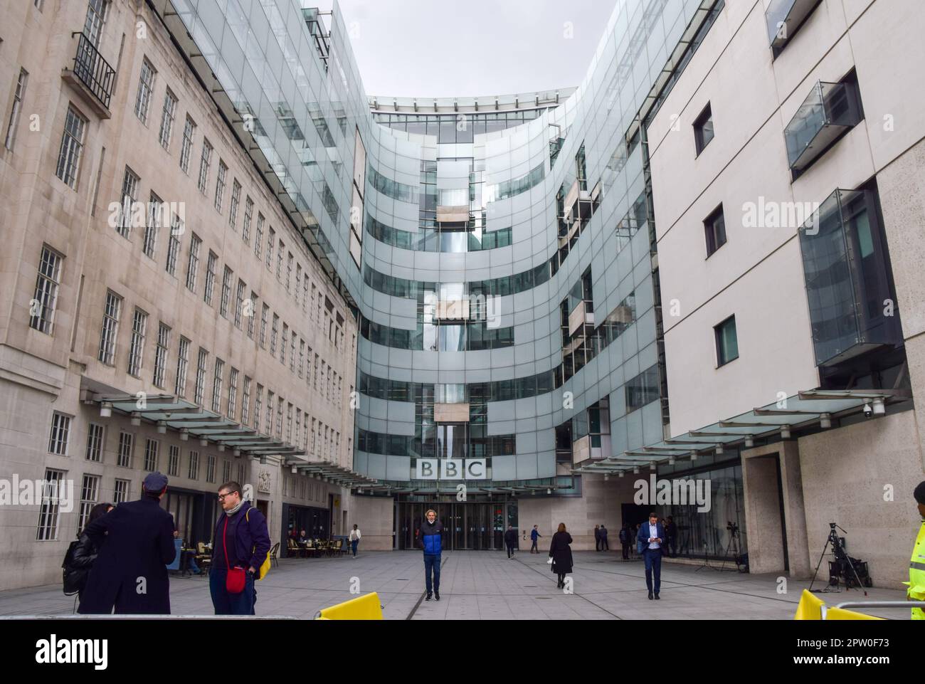 London, UK. 28th Apr, 2023. General view of Broadcasting House, the BBC headquarters in Central London. BBC chair Richard Sharp has resigned after it emerged that he failed to declare his role in a £800,000 loan made to former Prime Minister Boris Johnson. (Photo by Vuk Valcic/SOPA Images/Sipa USA) Credit: Sipa USA/Alamy Live News Stock Photo