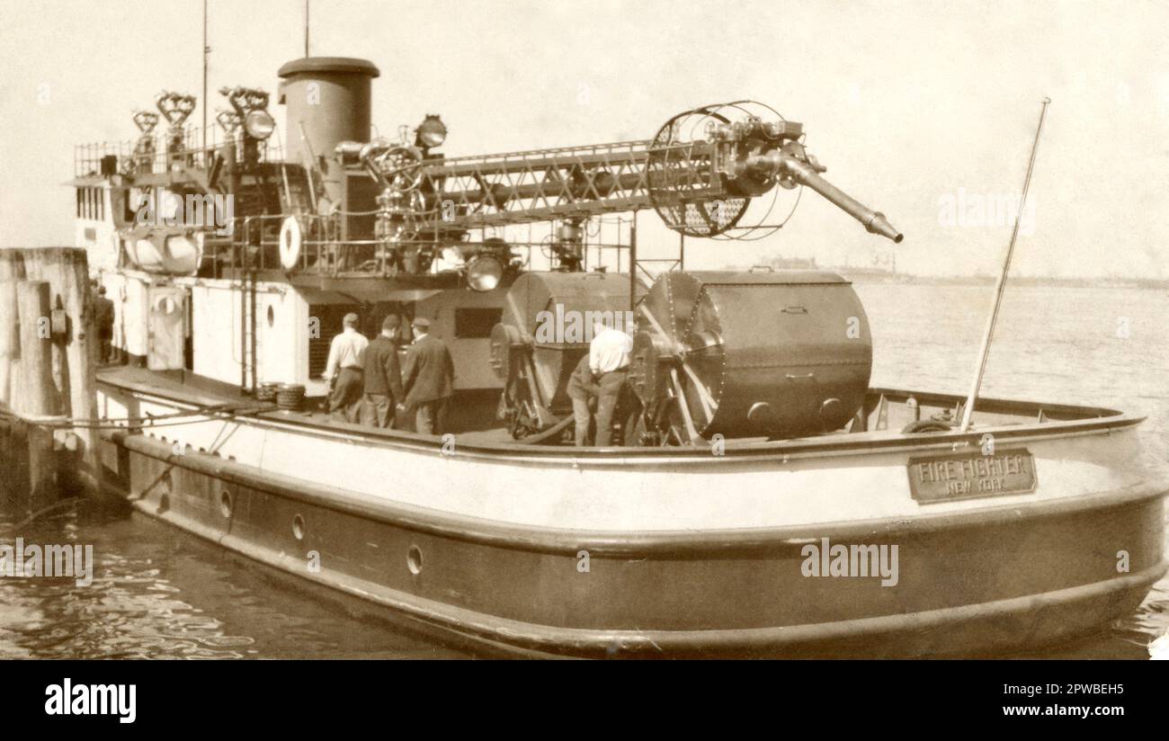 Fire Boat early 1900s, Old Fire Float, New York, FDNY History, Early 1900s Stock Photo