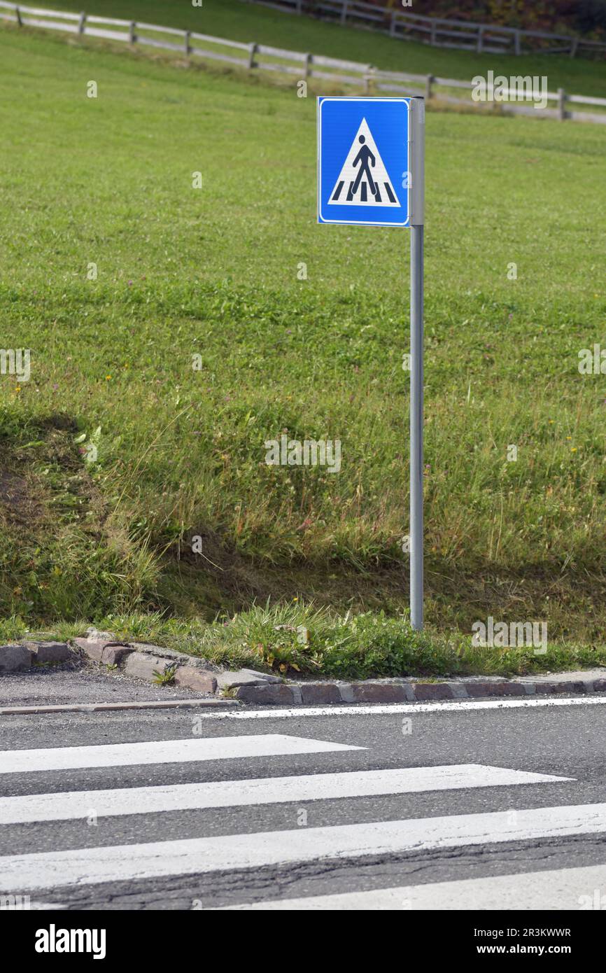 Guide signs 350 10 hi-res stock photography and images - Alamy