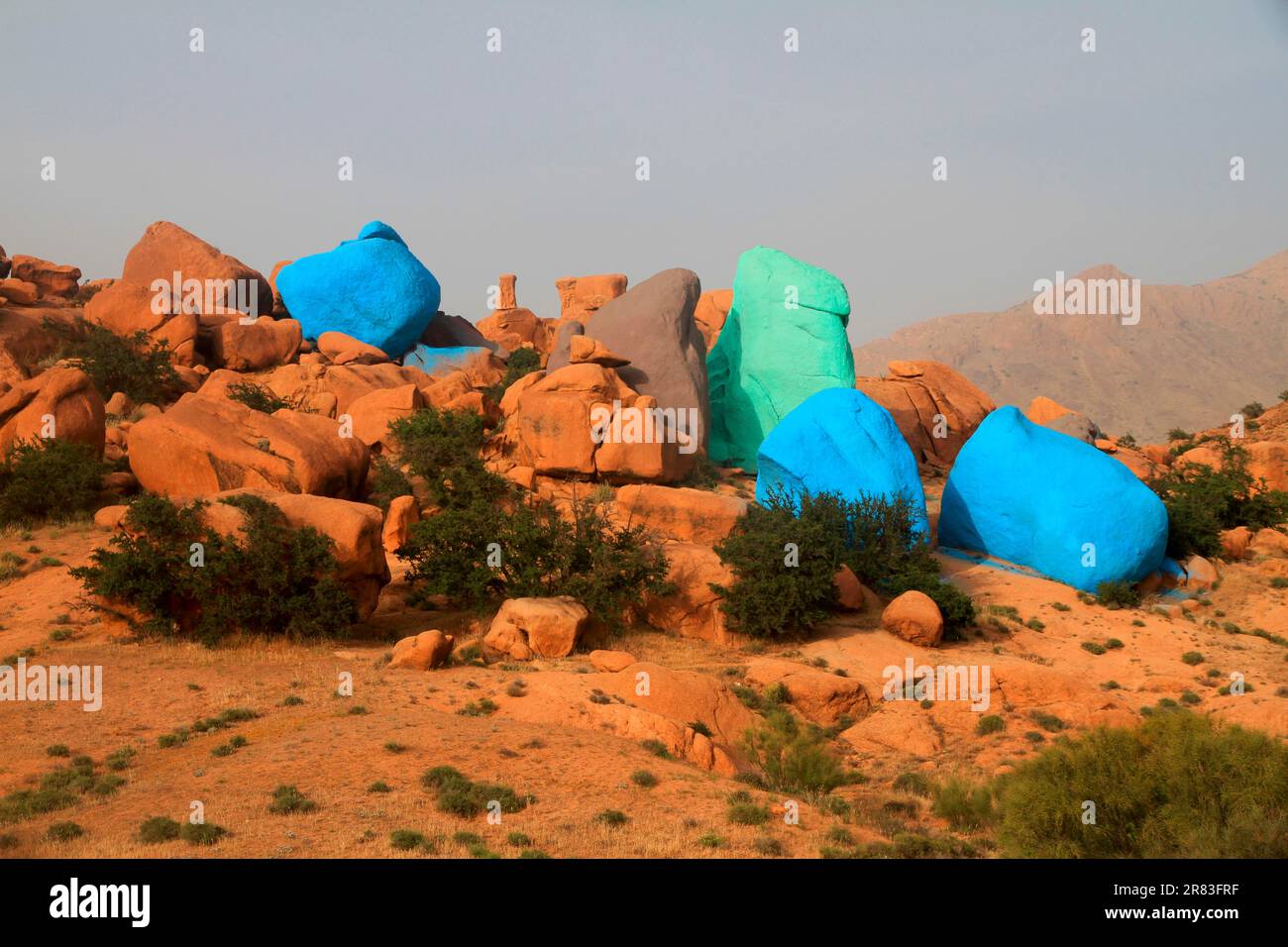 Coloured boulder hi-res stock photography and images - Alamy