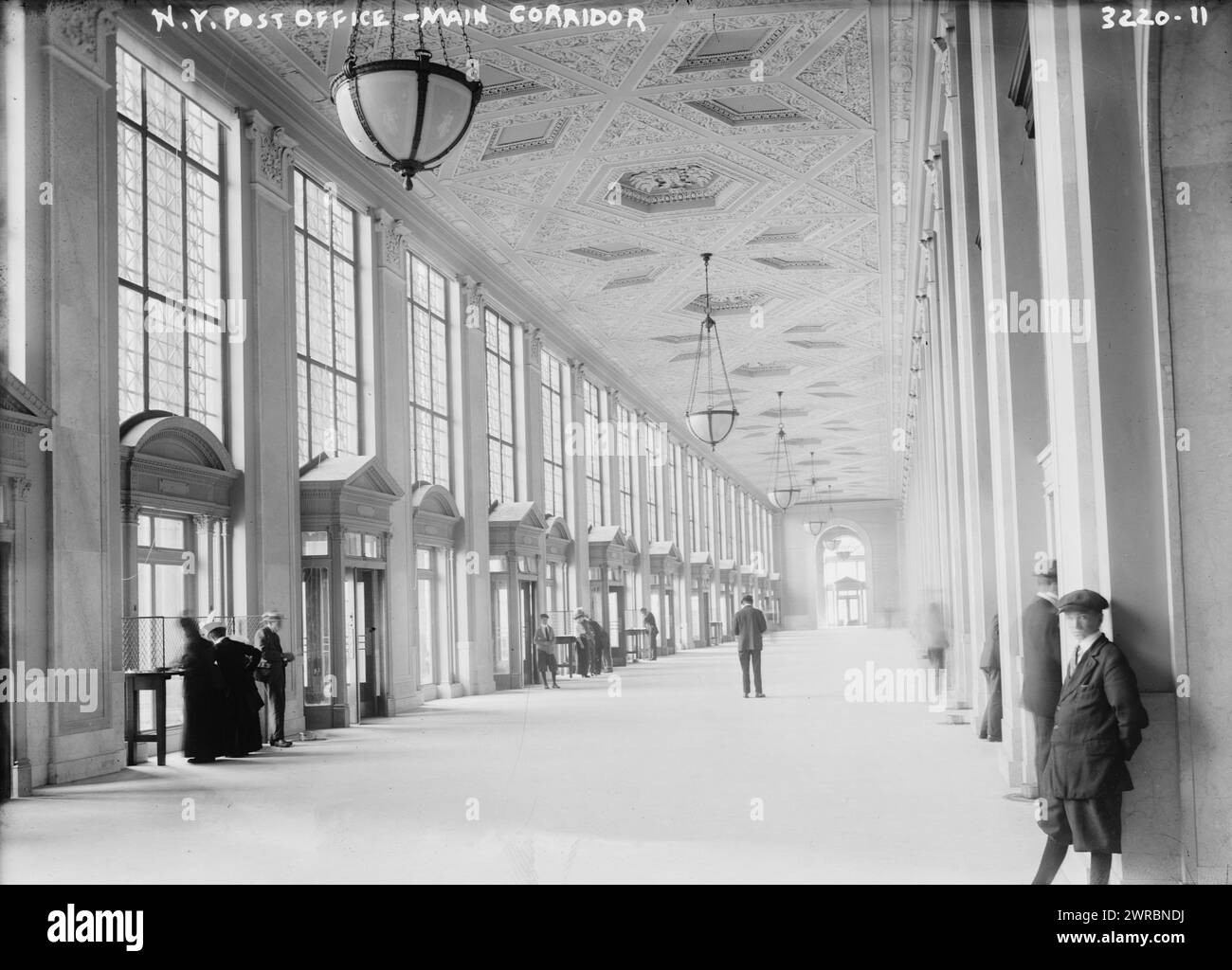 N.Y. Post Office, main corridor, Photograph shows the Pennsylvania Terminal Post Office (General Post Office Building), now called the James A. Farley Building, located at 421 Eighth Avenue, New York City., between ca. 1914 and ca. 1915, Glass negatives, 1 negative: glass Stock Photo