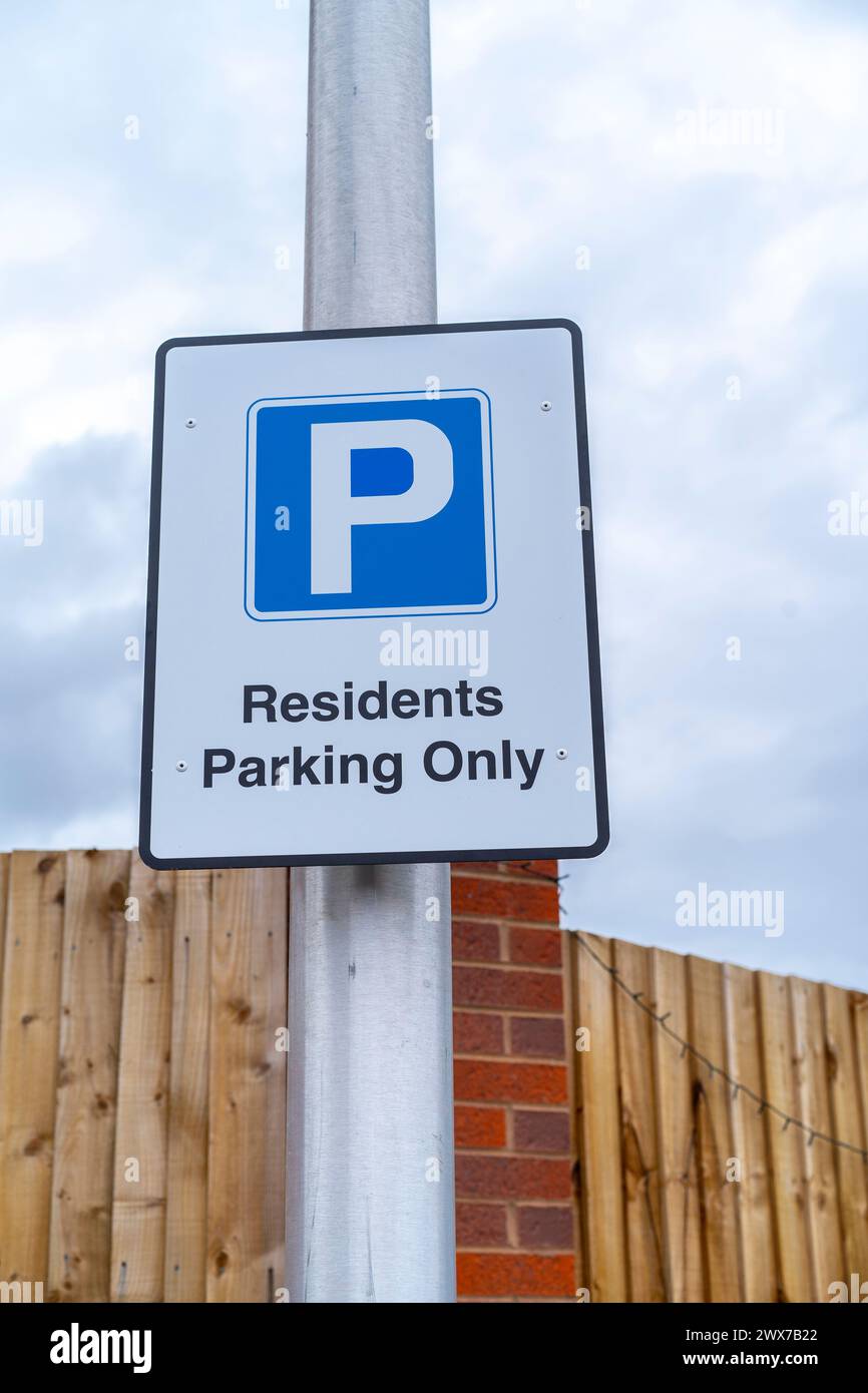 Close up of a Residents Parking Only sign, isolated outdoors in UK ...