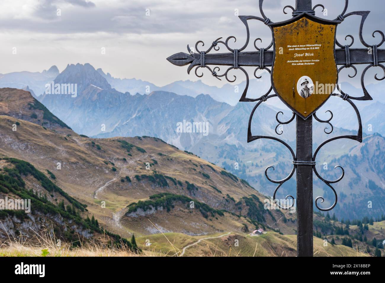 Cast-iron memorial cross for Josef Boeck, master shepherd of the rear Seealpe, near Seealpsee, Nebelhorn, Allgaeu Alps, Allgaeu, Bavaria, Germany Stock Photo