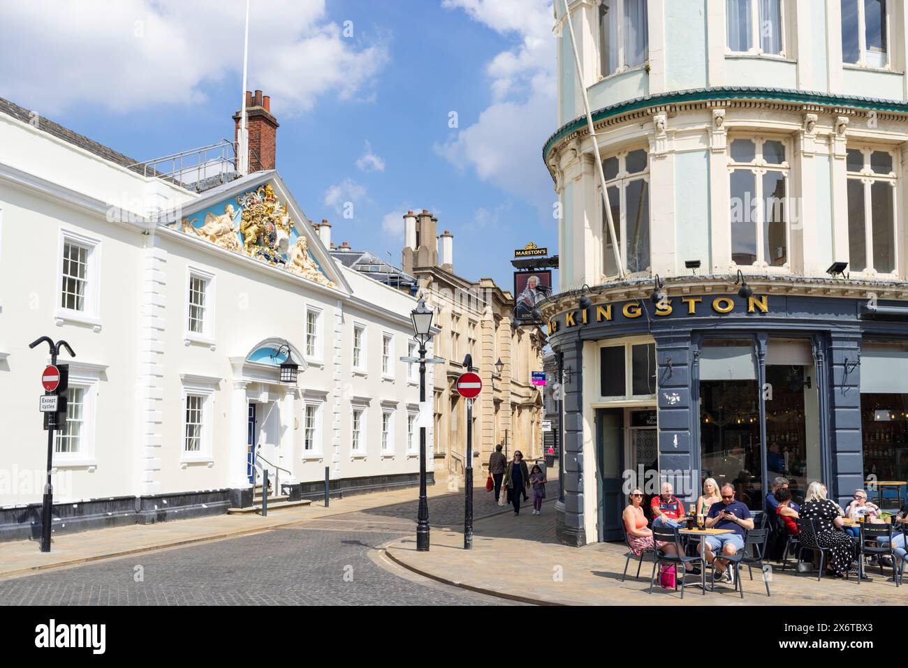 Hull Trinity House Hull UK and people drinking outside  the Kingston pub Kingston Upon Hull Yorkshire England UK GB Europe Stock Photo