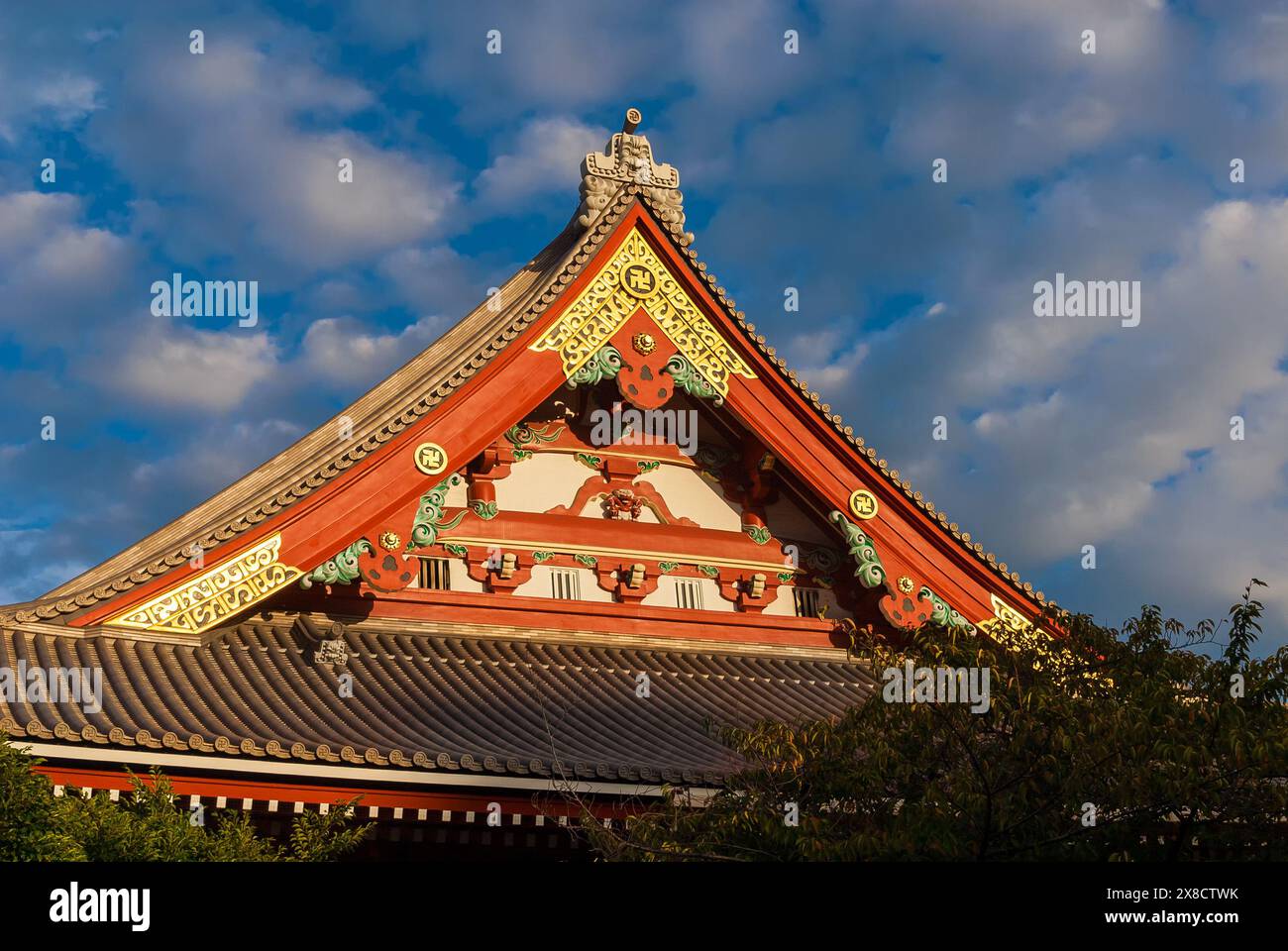 Religious architecture in Japan. Detail of Senso-ji Buddhist temple roof in Asakusa, the oldest temple in Tokyo Stock Photo