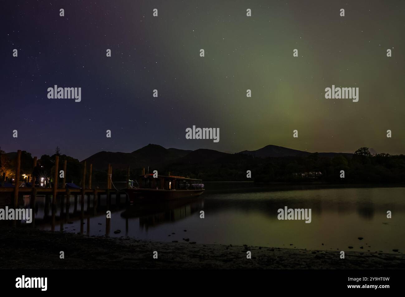 Northern Lights also know as the Aurora Borealis shines over Derwent Water near, Keswick, Lake District, Cumbria, United Kingdom. 10th Oct, 2024. (Photo by Mark Cosgrove/News Images) in Keswick, United Kingdom on 10/10/2024. (Photo by Mark Cosgrove/News Images/Sipa USA) Credit: Sipa USA/Alamy Live News Stock Photo