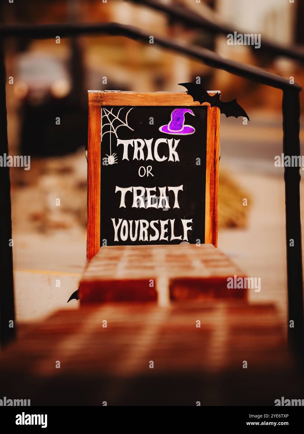 Trick or treat chalk sign for Halloween in Sykesville Maryland Stock Photo