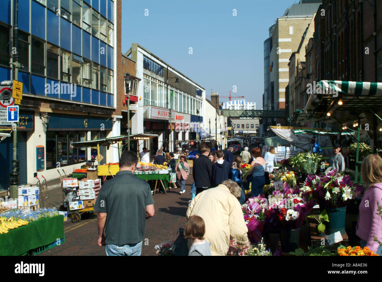 street trading surrey street market croydon surrey south london market trader fruit and vegatable trading trader free market eco Stock Photo