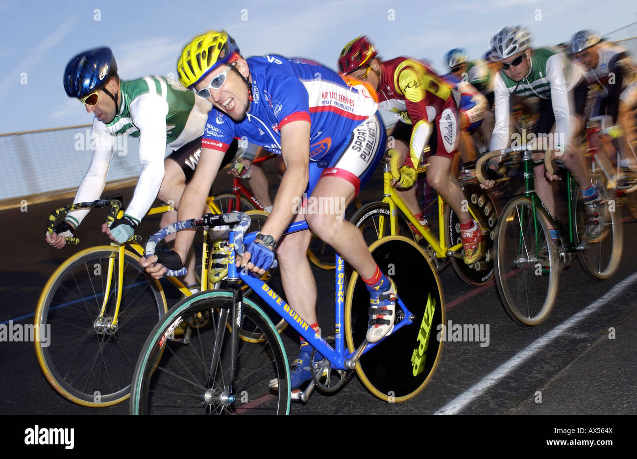 Bicycle track racing at the Welwyn Garden City circuit, Welwyn, Hertfordshire, UK Stock Photo