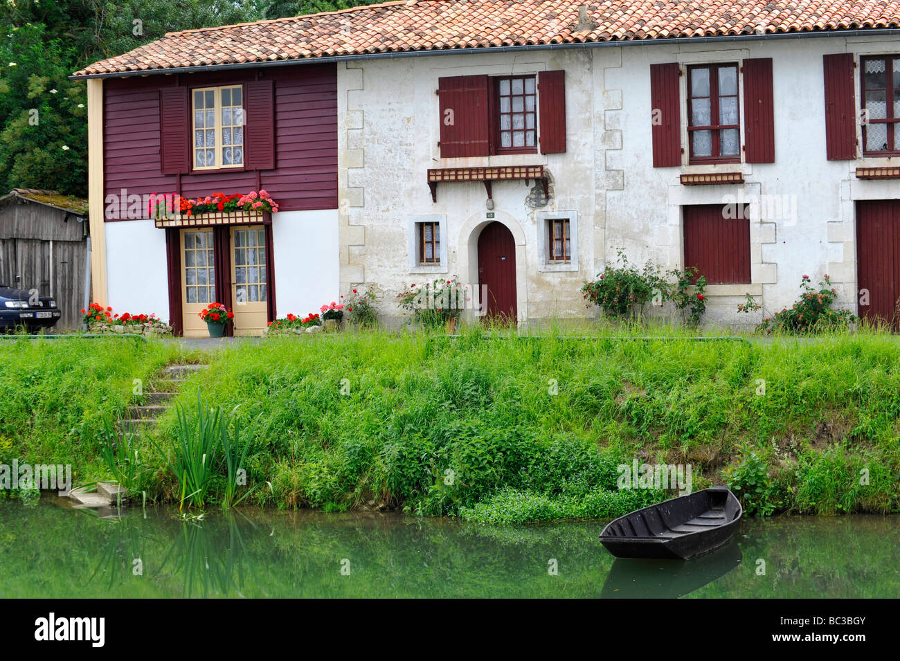 old traditional architecture in Coulon, Marais Poitevin. France Stock Photo