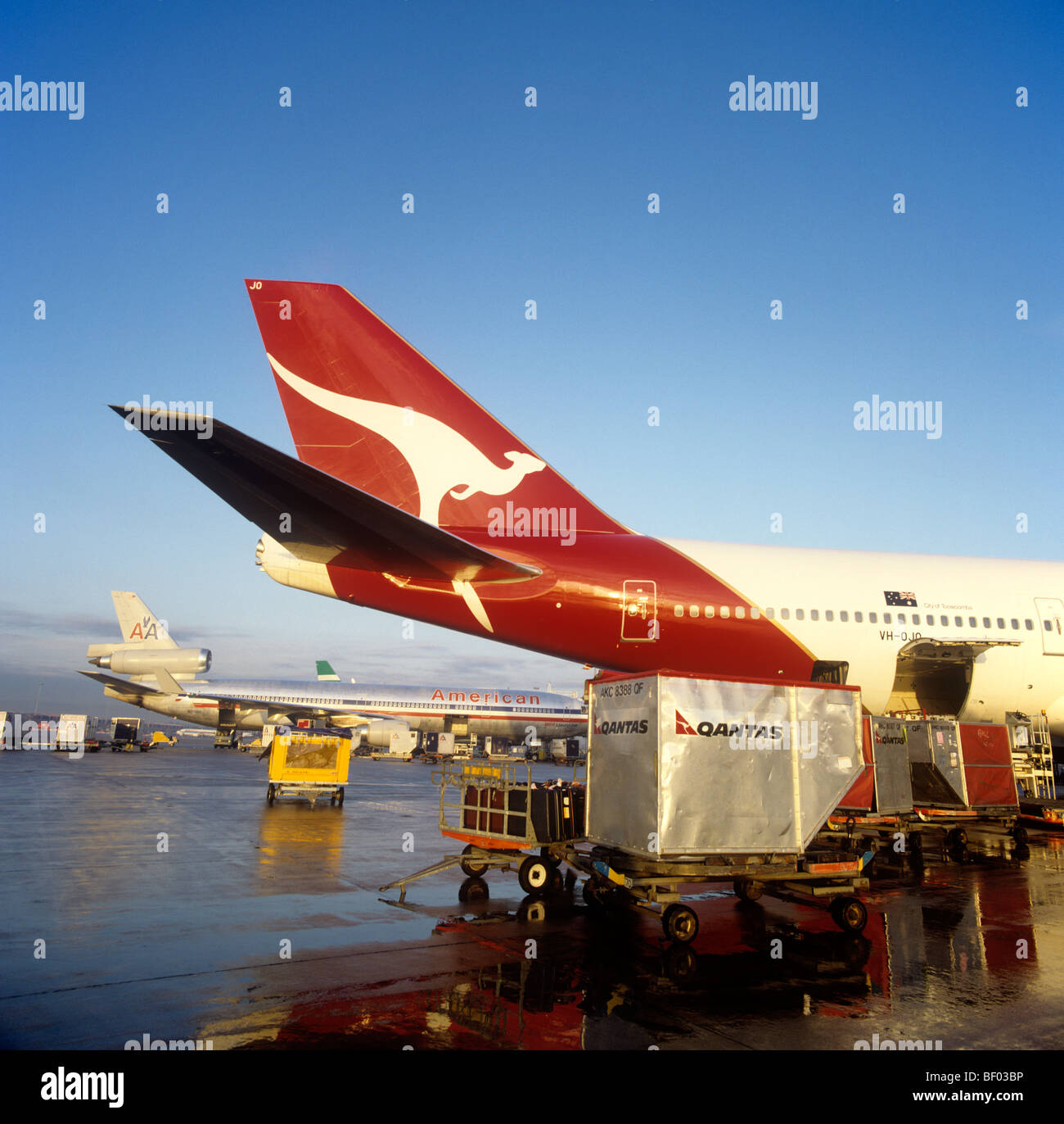 UK, England, Manchester Airport, cargo being loaded onto Qantas Airlines Boeing 747 Stock Photo