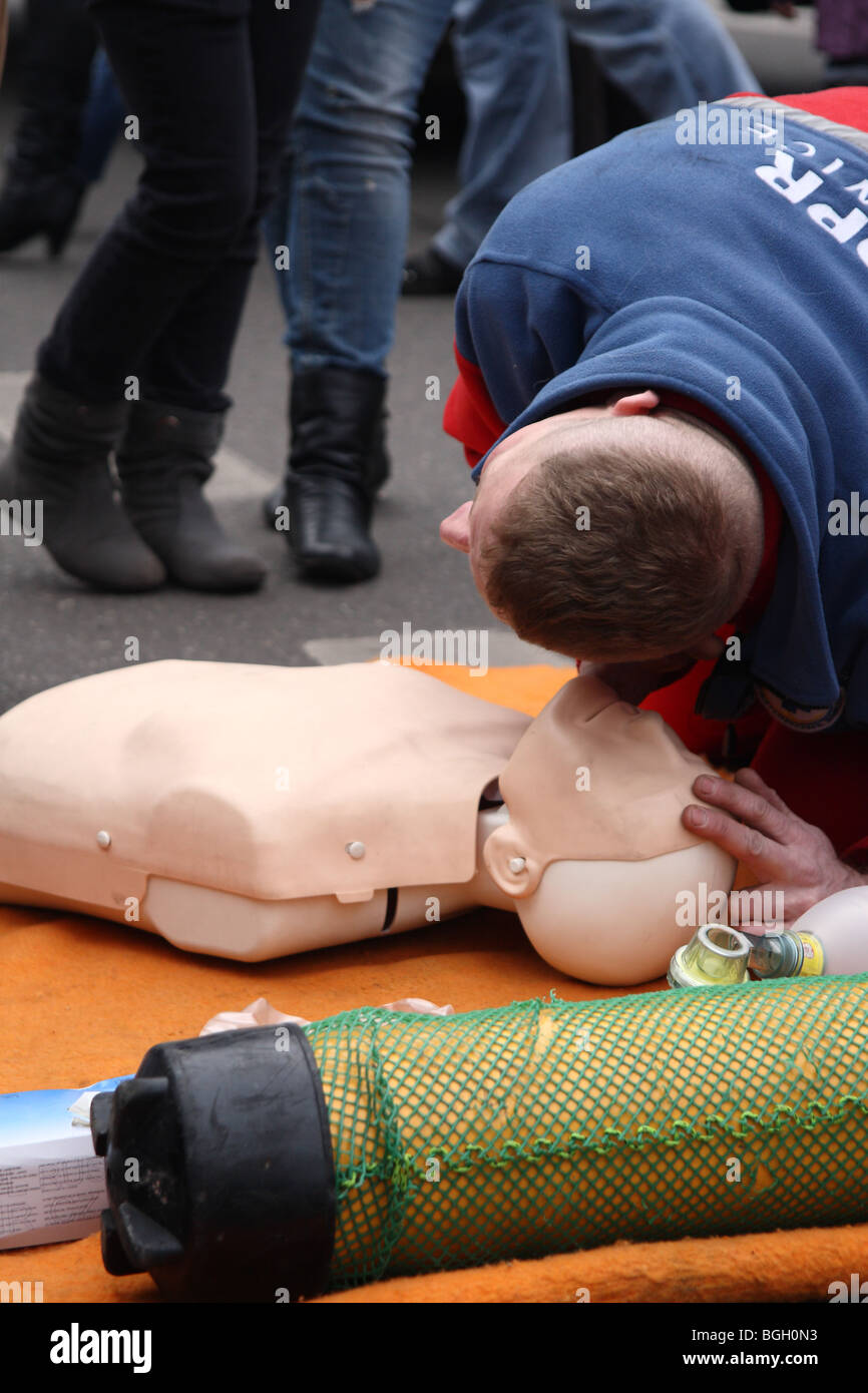 Rescuer in a training session exercise - Breathing Collapse Stock Photo