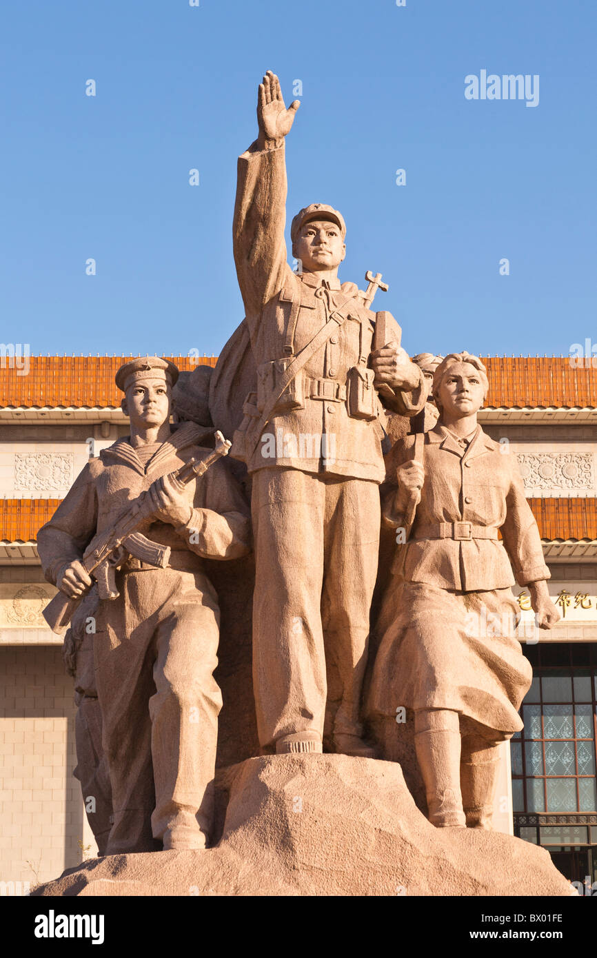 A statue outside the Mausoleum of Mao Zedong, Tiananmen Square, Beijing, China Stock Photo