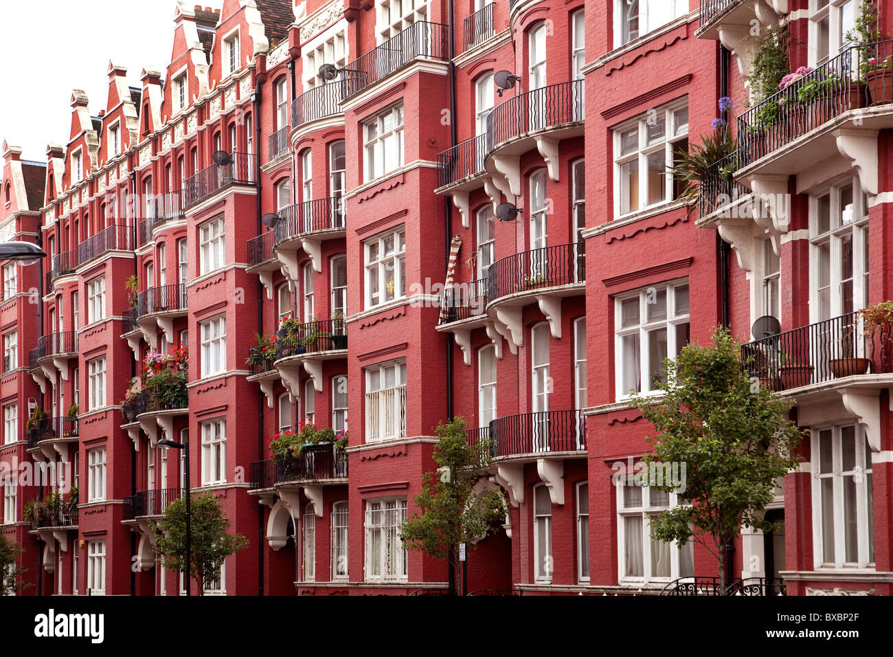 Row of houses with brick buildings, Victorian style, in London, England, United Kingdom, Europe Stock Photo