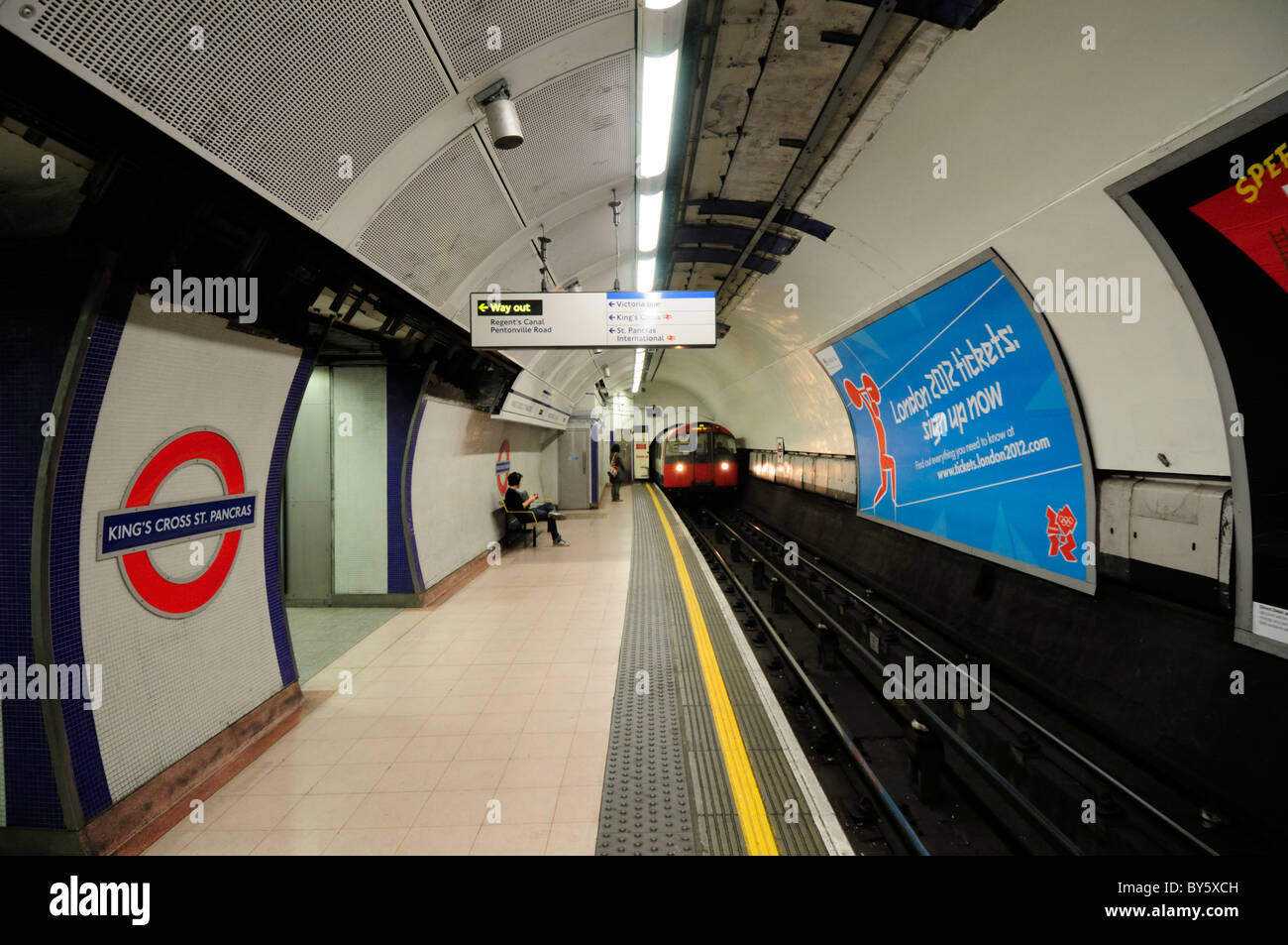 Piccadilly line kings hi-res stock photography and images - Alamy