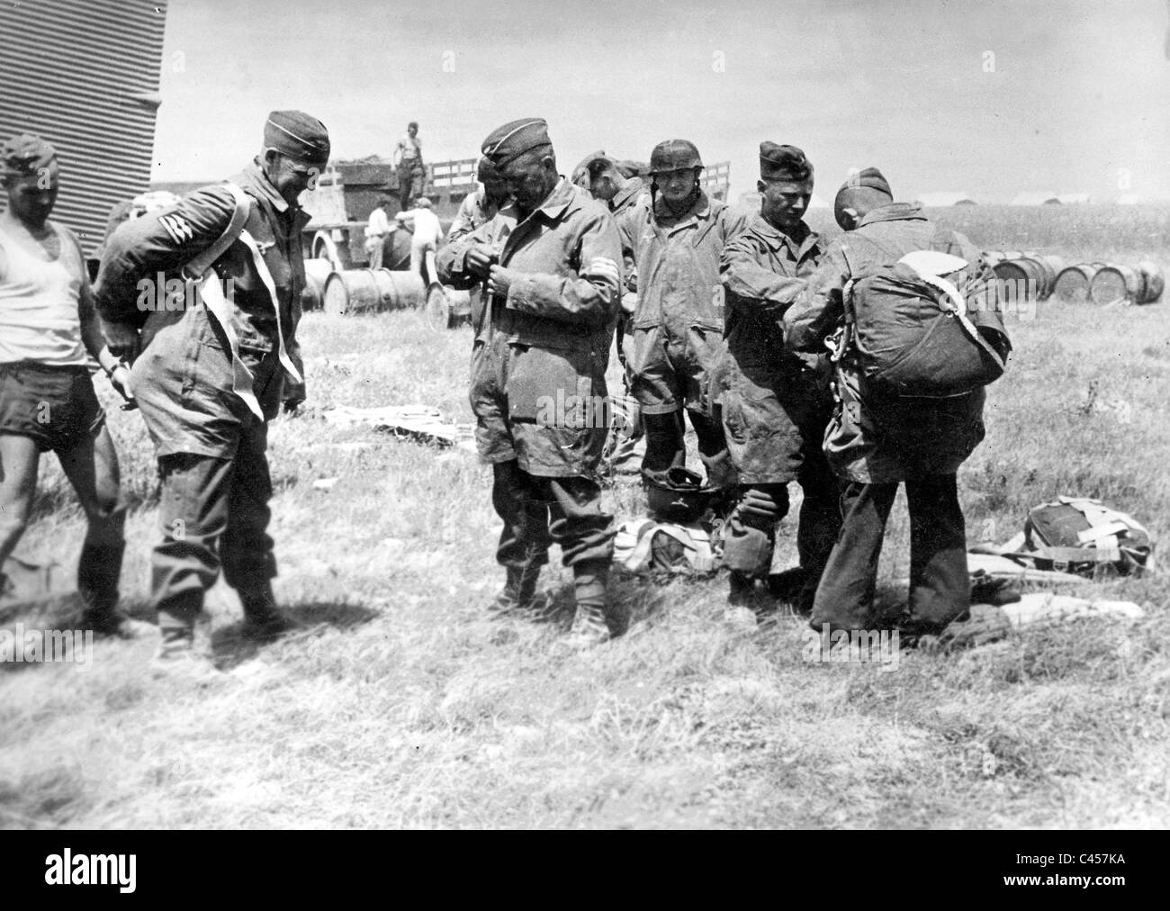 German paratroopers at the airfield in Heraklion, May 1941 Stock Photo