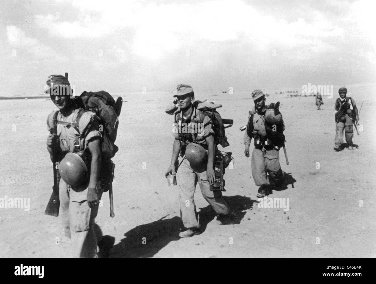 Nazi German paratroopers near El Alamein, 1942 Stock Photo