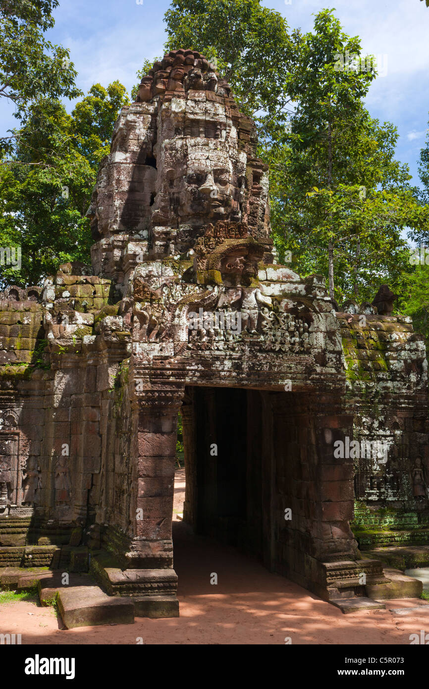 Entrance gate to Ta Som built at the end of the 12th century for King Jayavarman VII, Angkor Wat complex Stock Photo