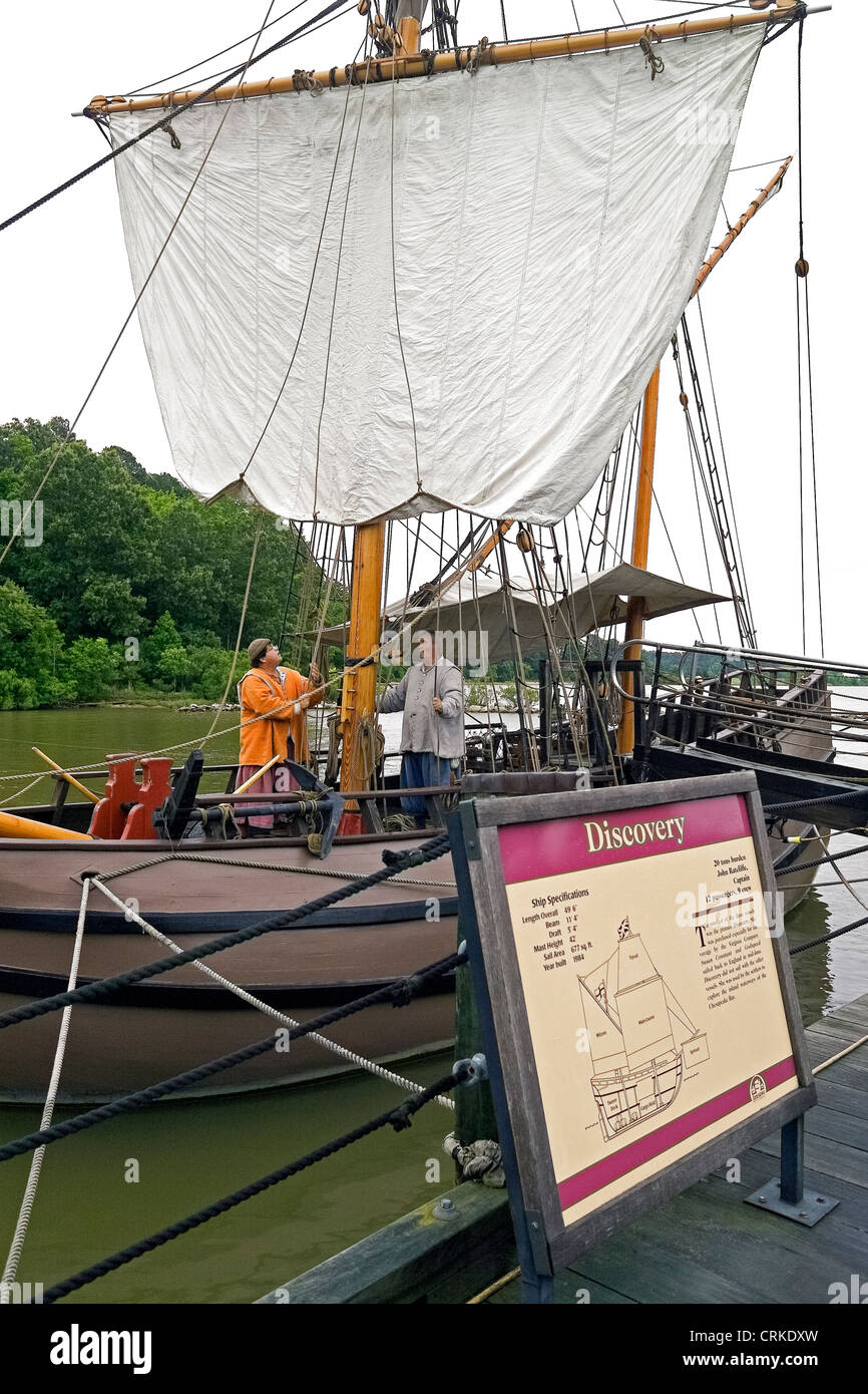 Historical interpreters dressed as 17th-century seamen reenact life aboard the 'Discovery' at Jamestown Settlement near Williamsburg in Virginia, USA. Stock Photo