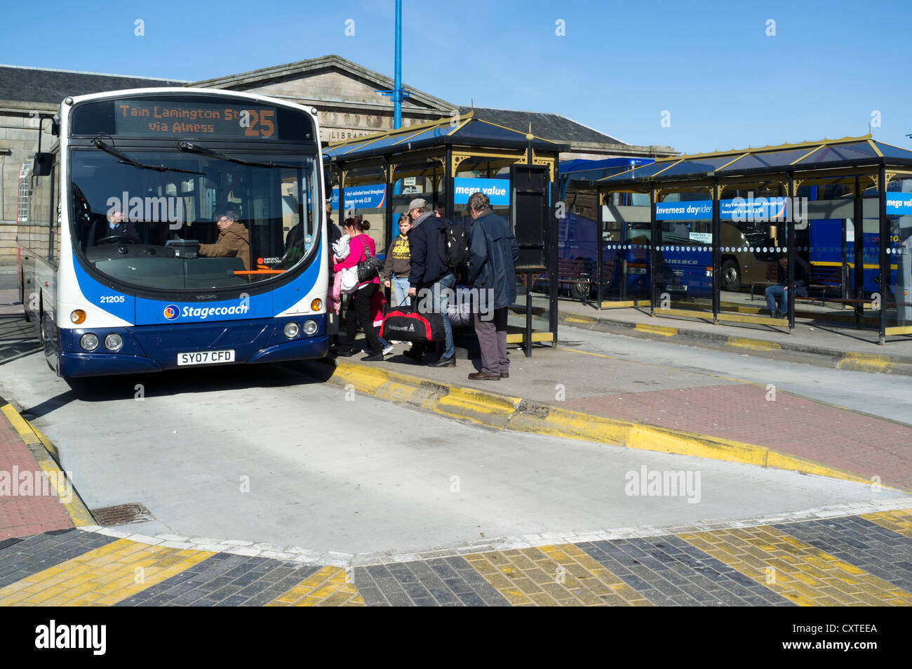 Bus terminal hi-res stock photography and images - Alamy