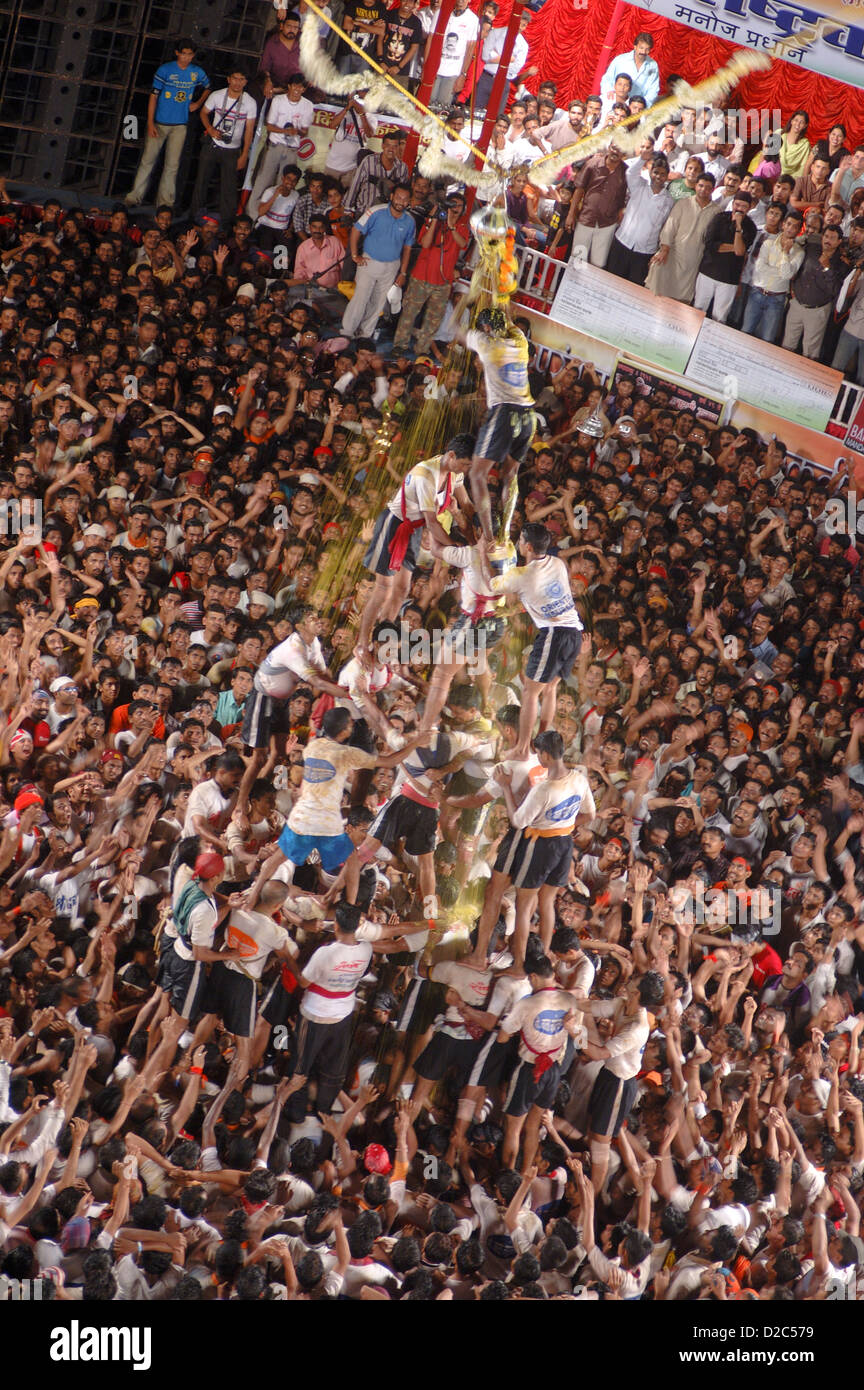 Dahi-Hundies, Human Pyramid, Janmashtami Janmashtmi Gokul Ashtami Govinda Festival, Bombay Mumbai, Maharashtra, India Stock Photo