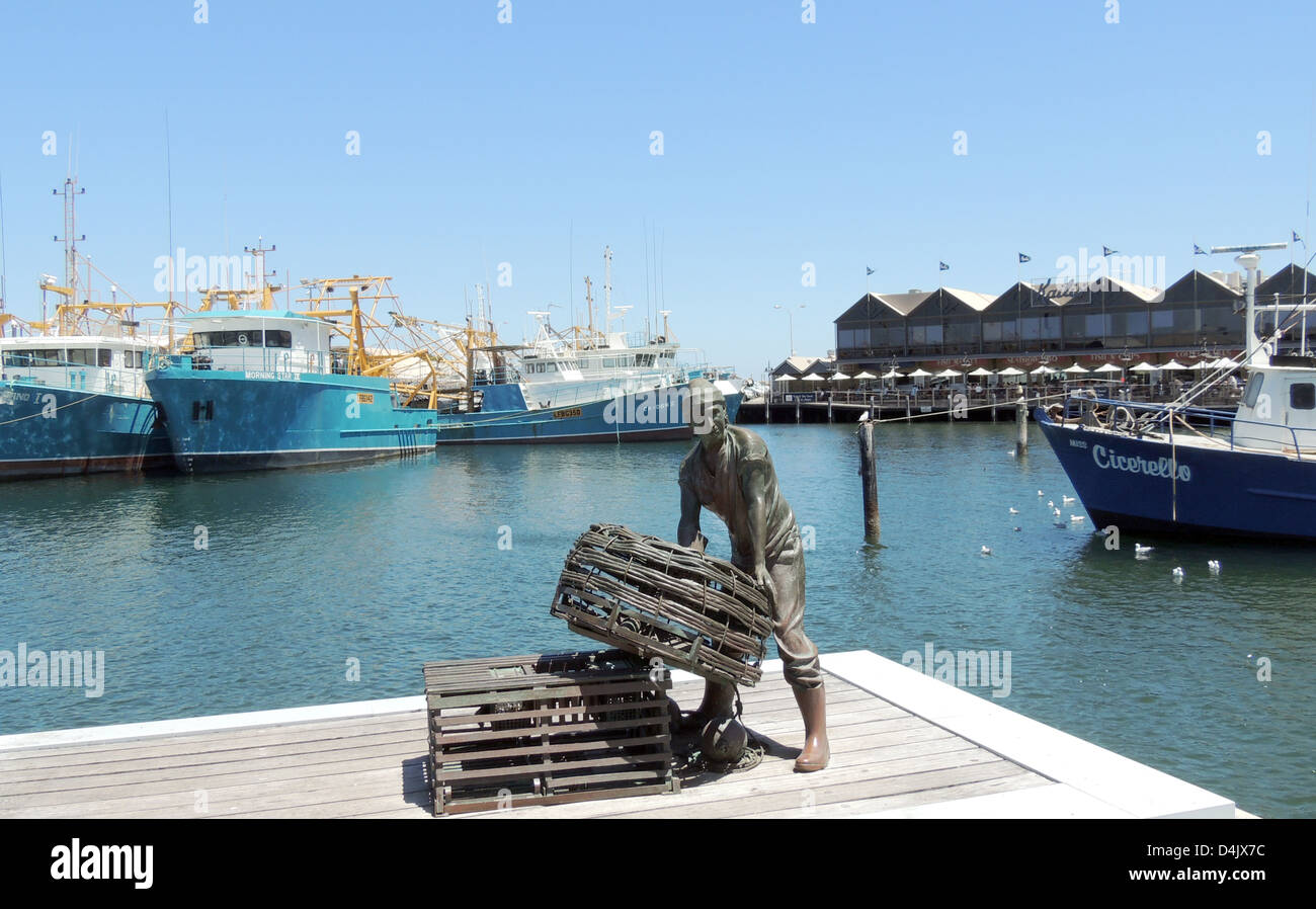 FREMANTLE HARBOUR, Australia. Statues honouring local fishing industry. Photo Tony Gale Stock Photo