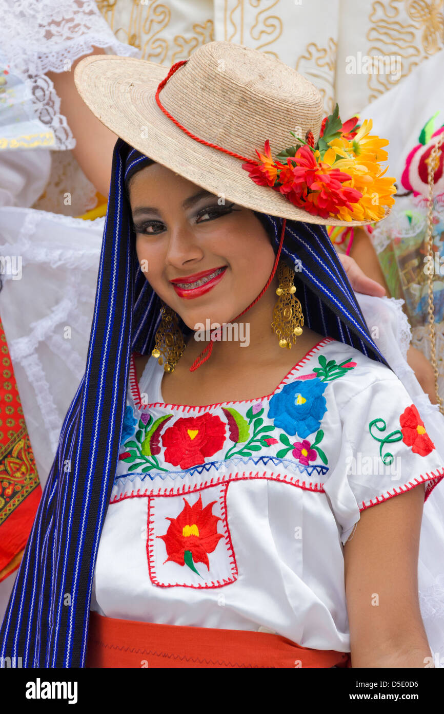 Carnival woman festival hat hi-res stock photography and images - Alamy