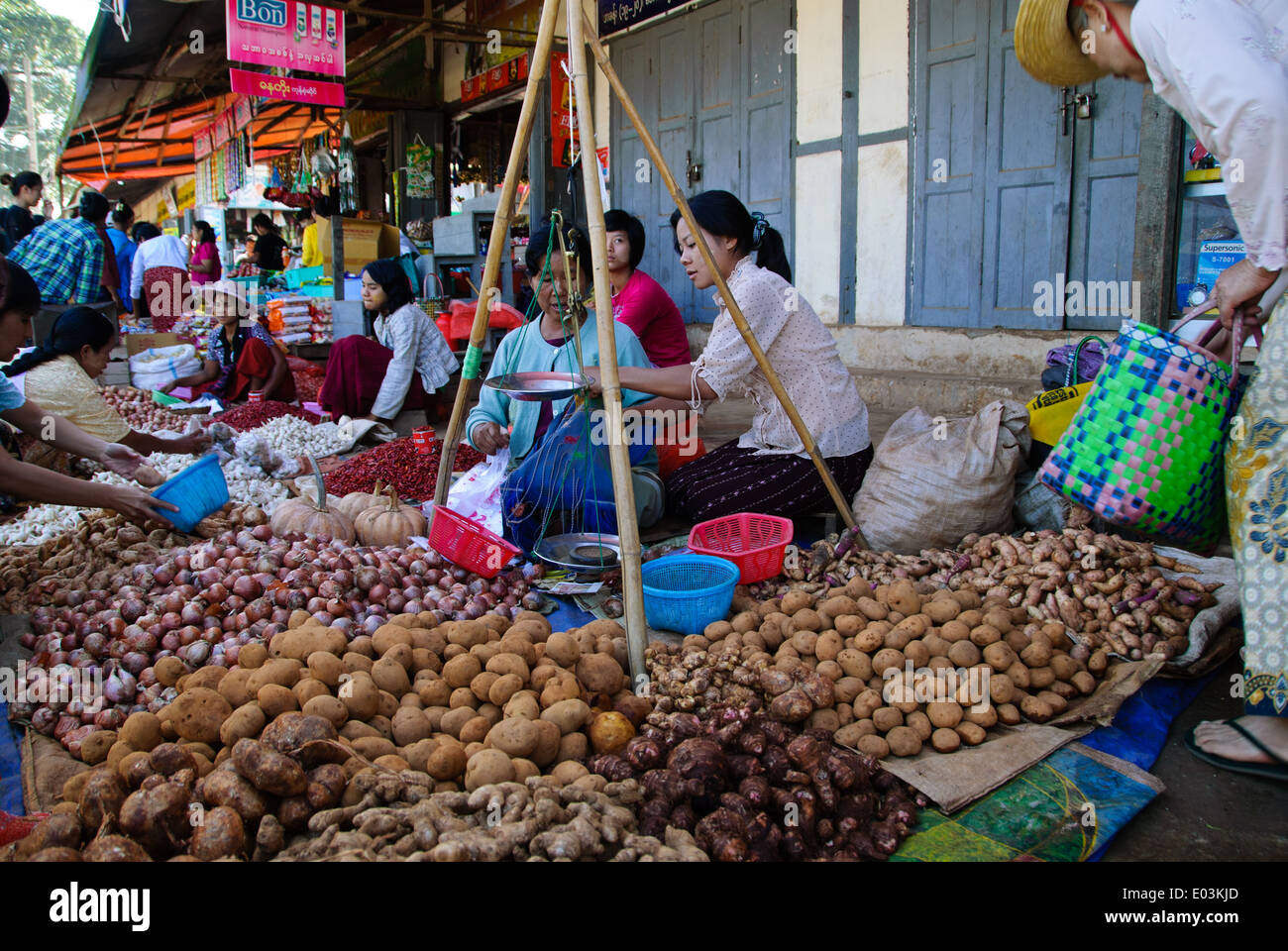 Local market in Loikaw, Kayah State, Myanmar Stock Photo