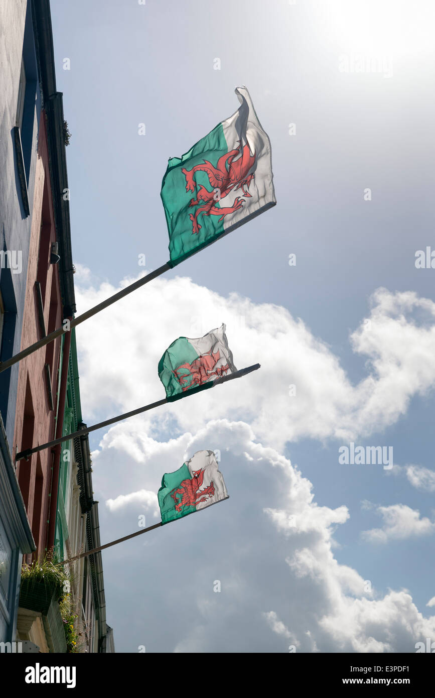 Welsh flag featuring a red dragon Stock Photo - Alamy