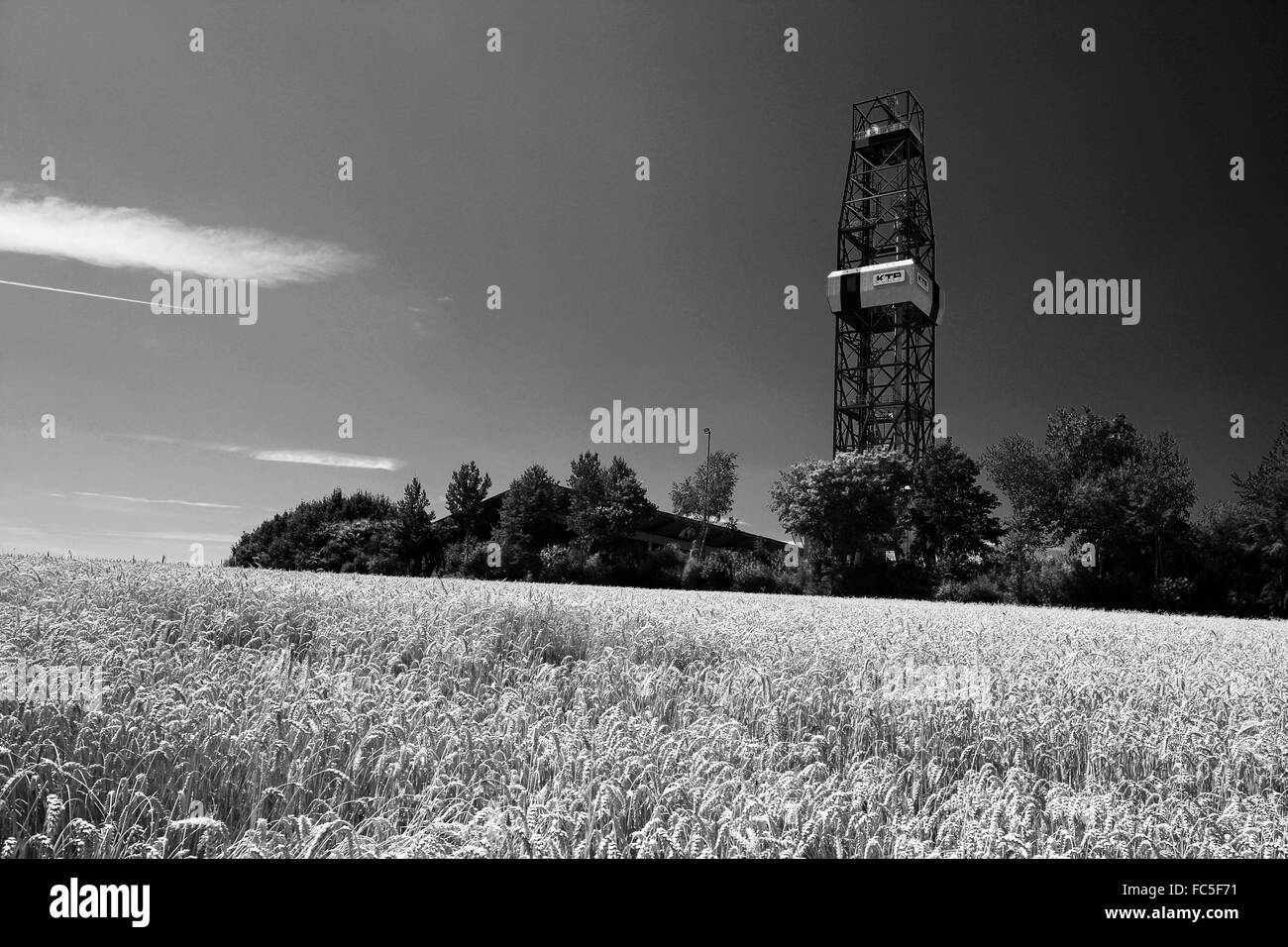 drilling derrick Stock Photo