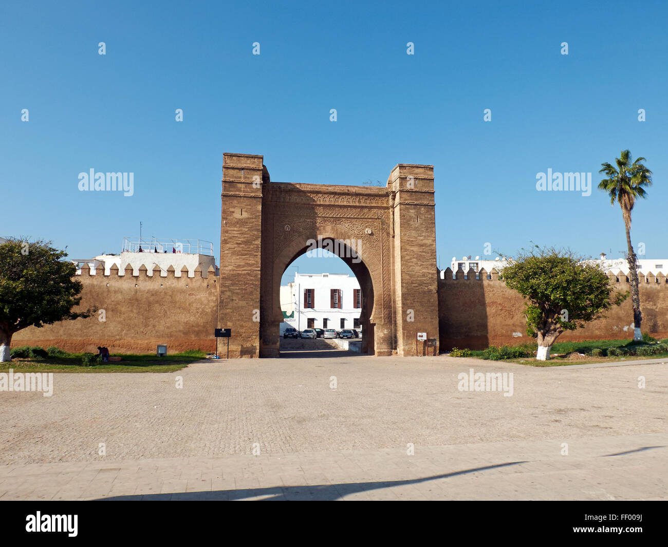 Bab Mellah in Place Bab El Mrissa.  Bab El Mrissa is the main gate to ancient Sale Medina. Rabat, Morocco. North Africa. Stock Photo