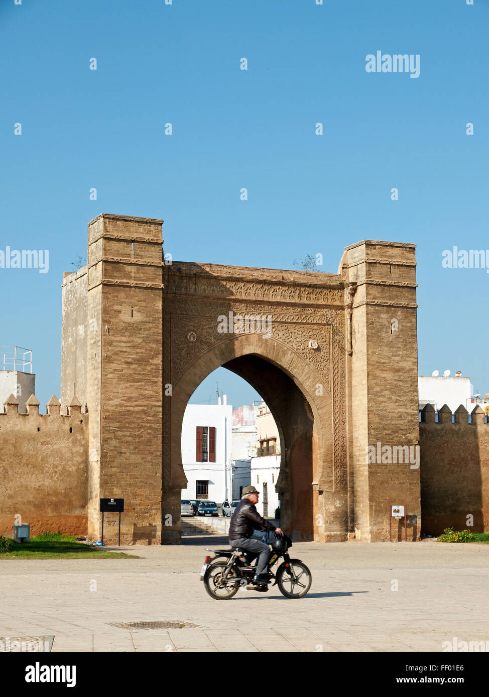 Bab Mellah in Place Bab El Mrissa.  Bab El Mrissa is the main gate to ancient Sale Medina. Rabat, Morocco. North Africa. Stock Photo