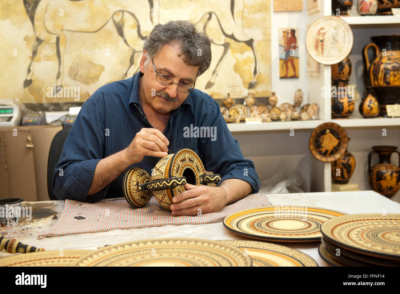 Griechenland, Kreta, Agios Nikolaos, Atelier Ceramica Stock Photo