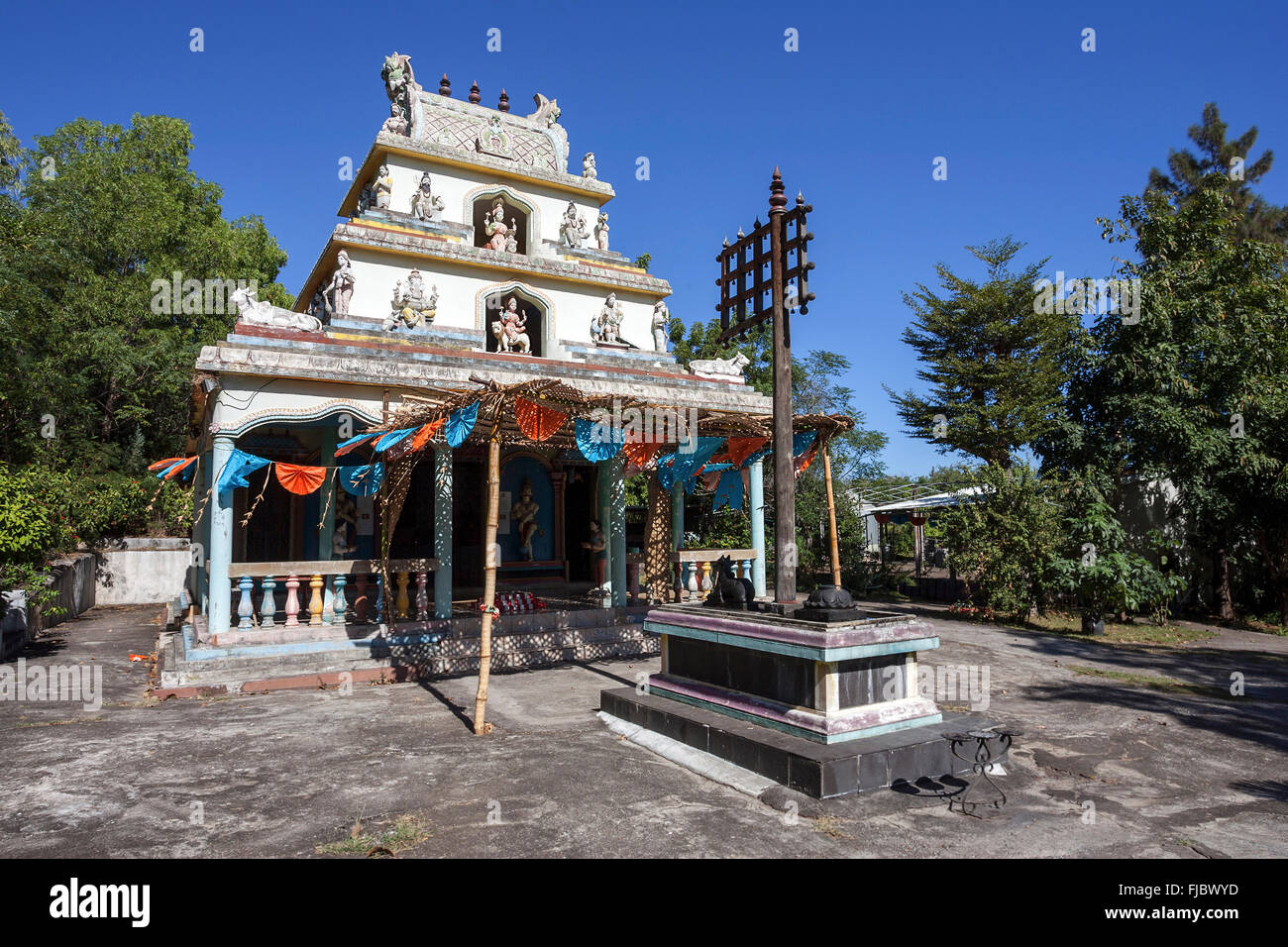 Hindu Temple, Tamil Temple, Étang de Saint-Paul, near Savannah, Réunion Stock Photo