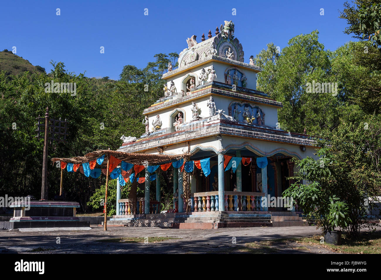 Hindu Temple, Tamil Temple, Étang de Saint-Paul, near Savannah, Réunion Stock Photo