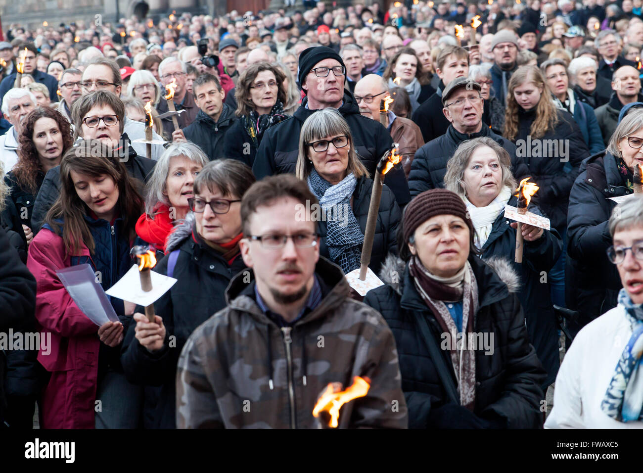 Copenhagen, Denmark, April 2nd, 2016. Many hundreds of people gather in front of the Danish Parliament, Christiansborg, in the memorial ceremony for former Danish PM Anker Jorgensen, who died Saturday, March 20, and was buried this Saturday afternoon. Joergensen was known by all Dane’s as “Anker” and a man of the people. He was orphaned at the age of 5, had a background as warehouse worker, became trade union chairman, chairman for the Danish Social Democrats 1972 – 87 and 3 times PM: 1972 - 73, 1975 – 82 and 1978. Credit:  OJPHOTOS/Alamy Live News Stock Photo