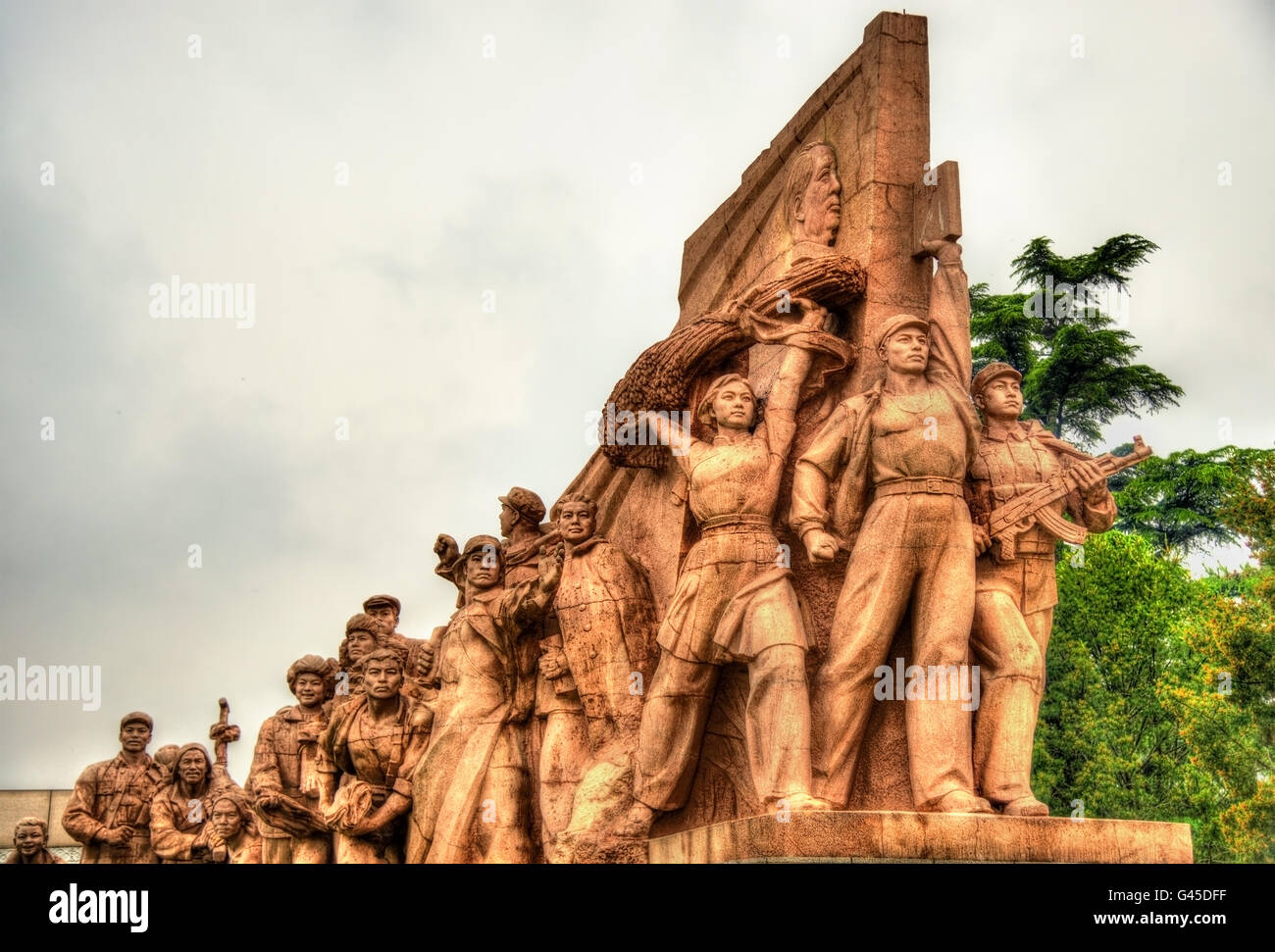 Revolutionary statues at the Mausoleum of Mao Zedong in Beijing Stock Photo