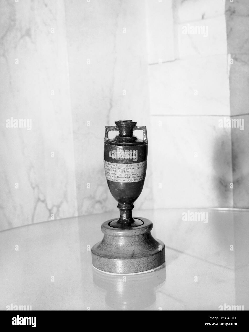 The Ashes urn, first presented during the England cricket tour to Australia in 1882, to England captain Ivo Bligh by a group of Melbourne women Stock Photo