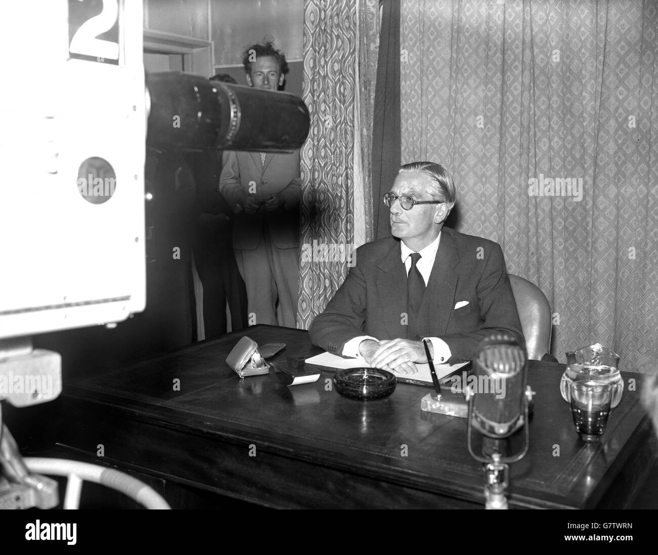 Politics - Sir Anthony Eden - Suez Canal Crisis - BBC Lime Grove Studios, London Stock Photo