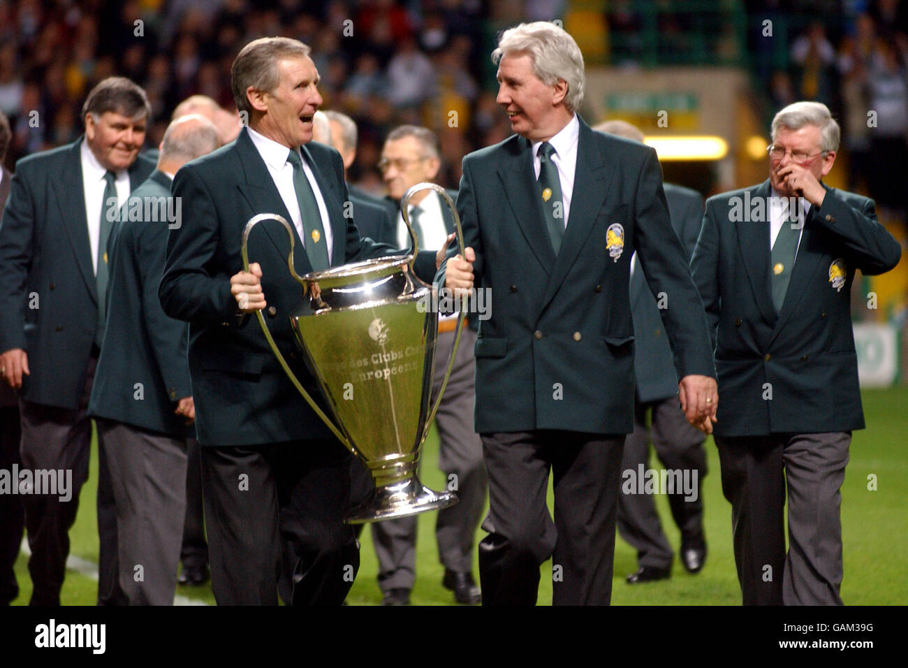 Soccer - Lisbon Lions Match - Glasgow Celtic v Feyenoord. Billy McNeill and the rest of the Lisbon Lions parade the European Cup that they won in 1967 Stock Photo